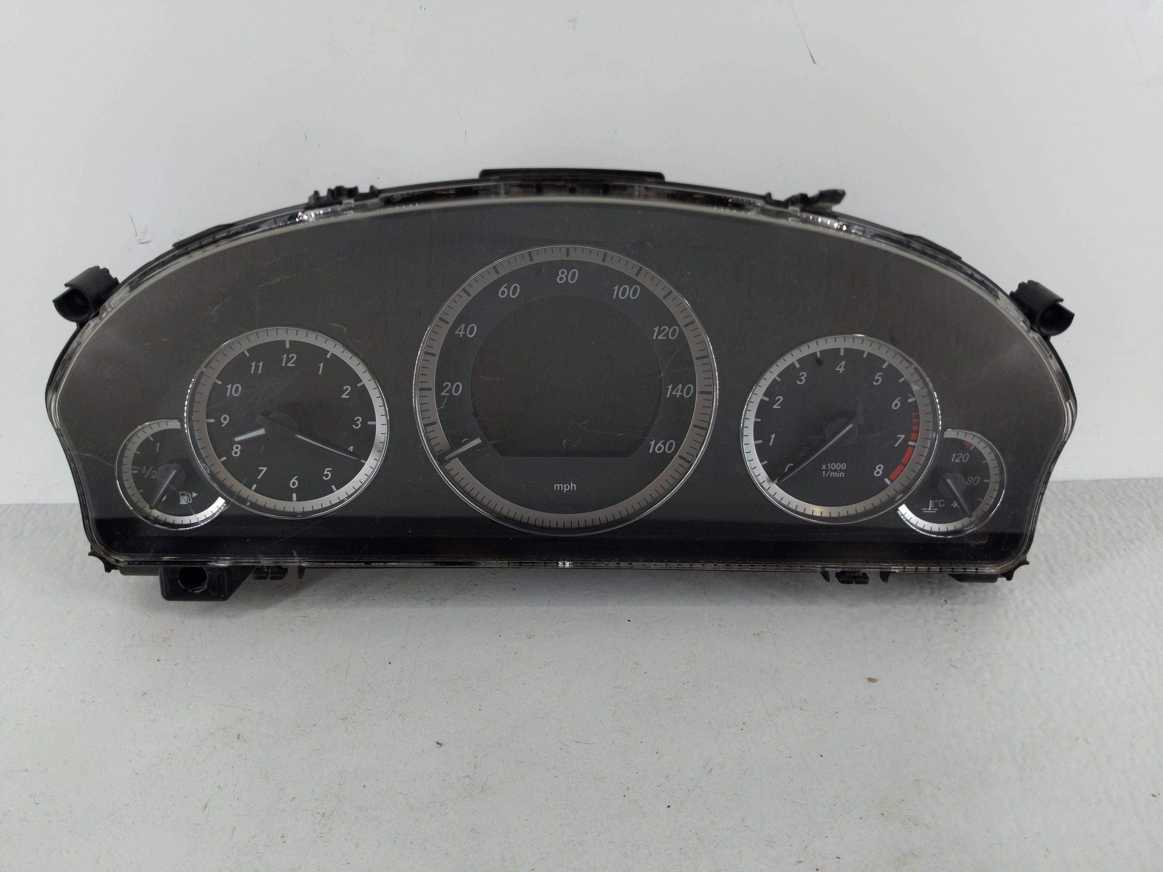 Picture of 2010-2010 Mercedes-benz E350 Speedometer Instrument Cluster Gauges 1116516