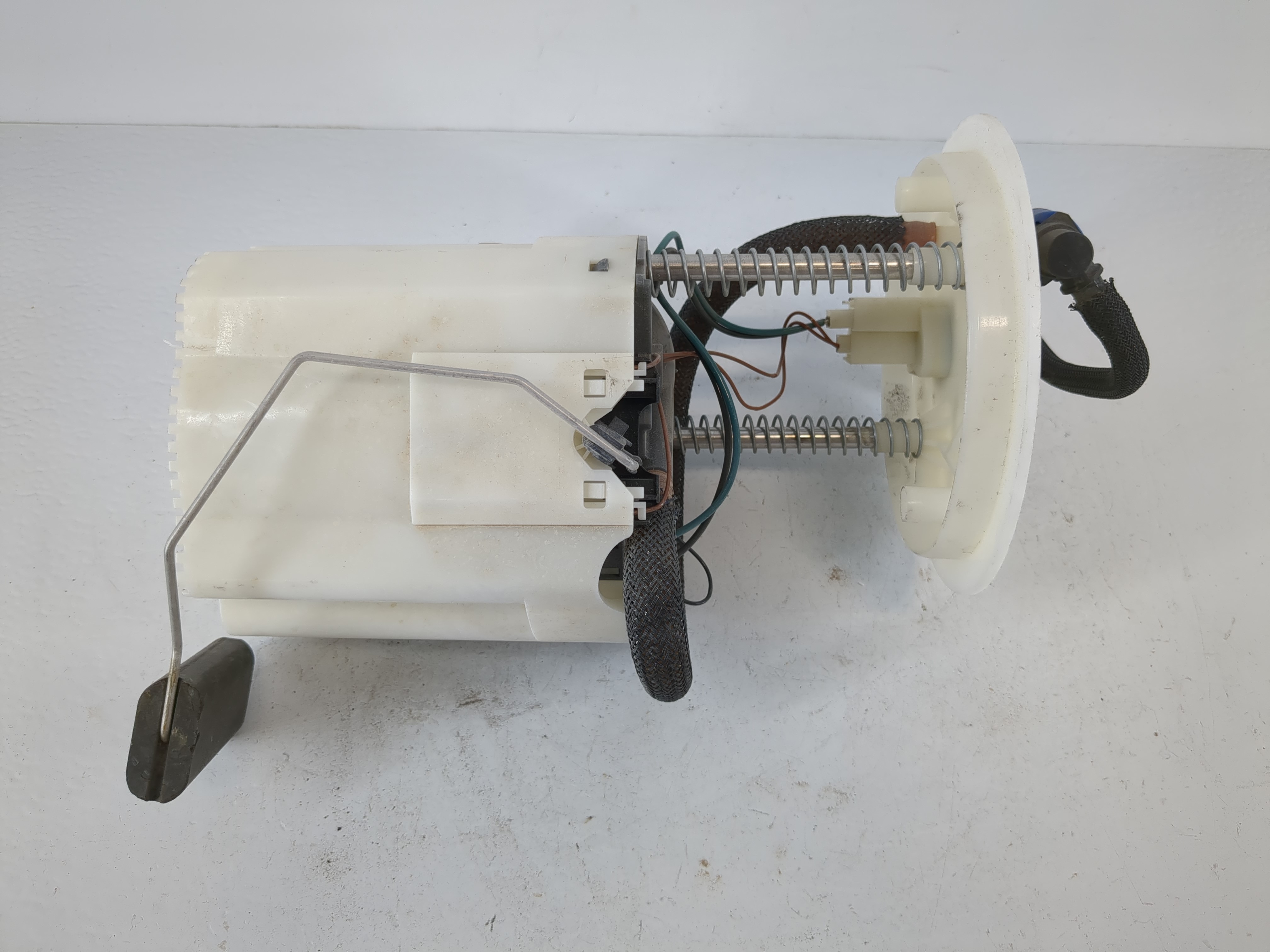 Picture of 2011-2013 Ford Fiesta Electrical Gas Fuel Pump Assembly 1116594