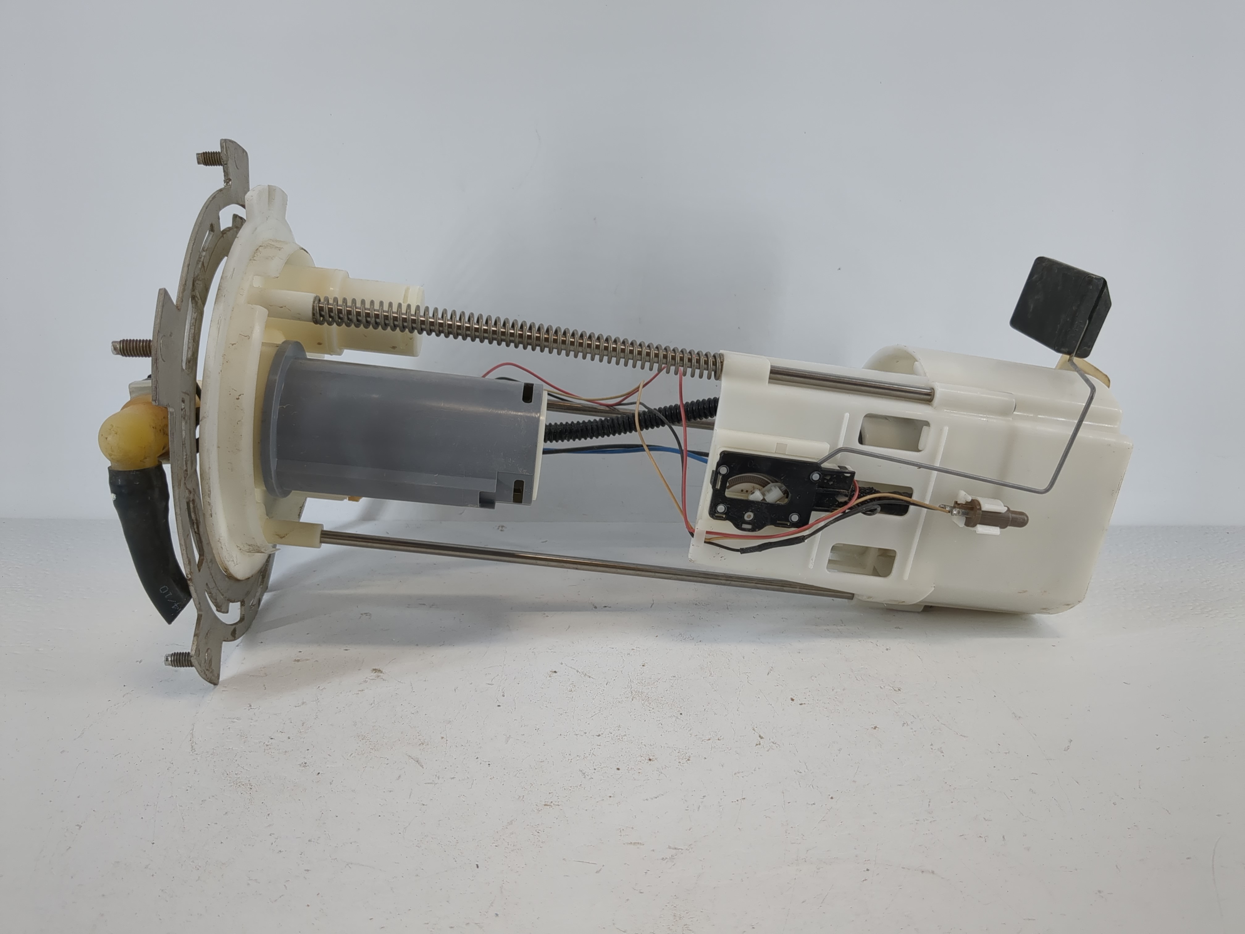 Picture of 2007-2015 Nissan Armada Electrical Gas Fuel Pump Assembly 1116608
