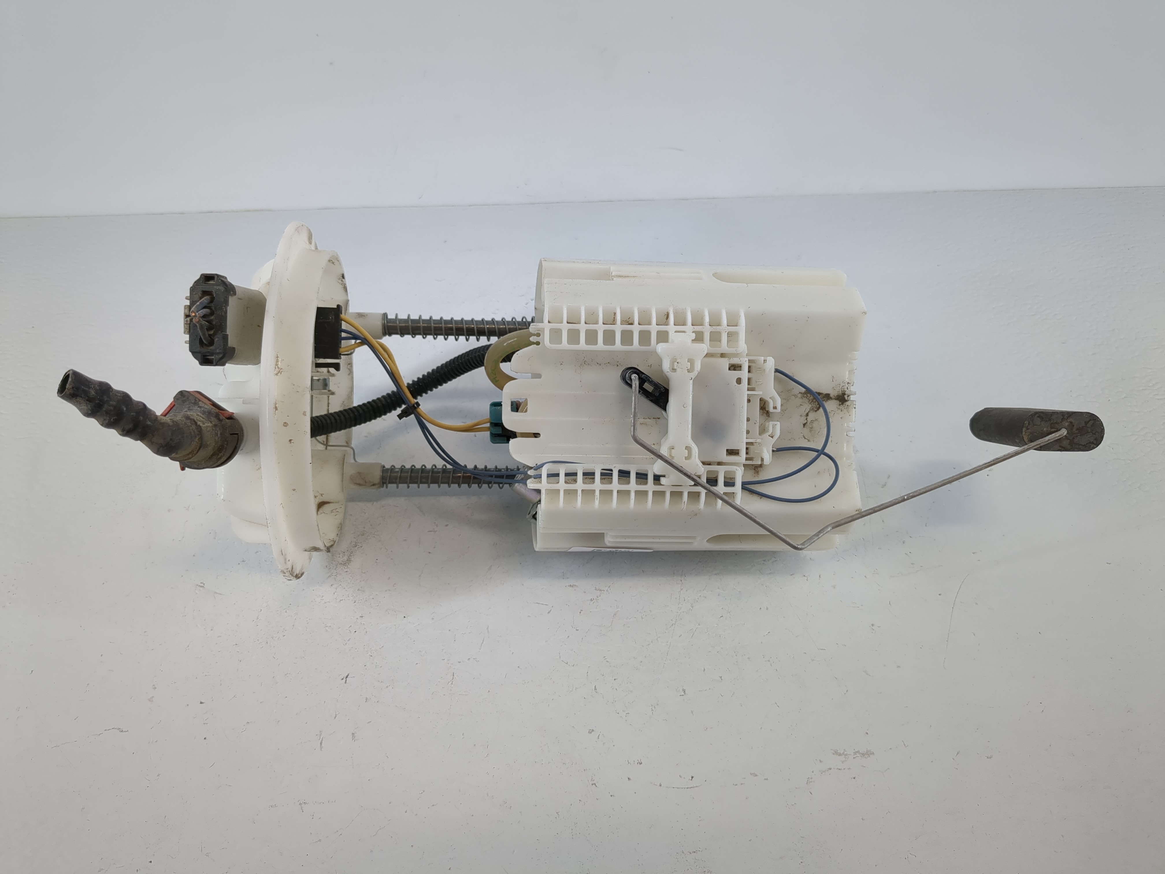 2011-2016 Chrysler Town & Country Electrical Gas Fuel Pump Assembly 1116630 - Oemusedautoparts1.com