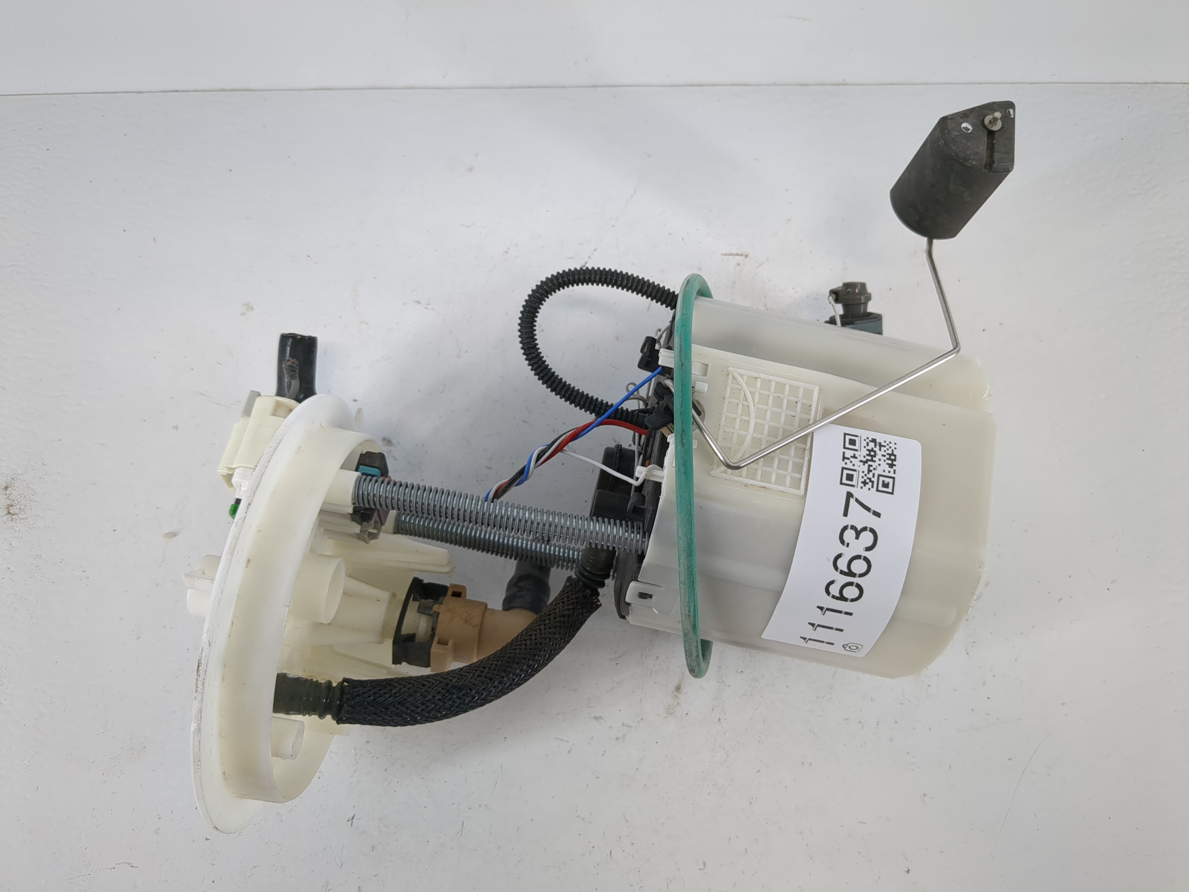 Picture of 2016-2020 Chevrolet Camaro Electrical Gas Fuel Pump Assembly 1116637