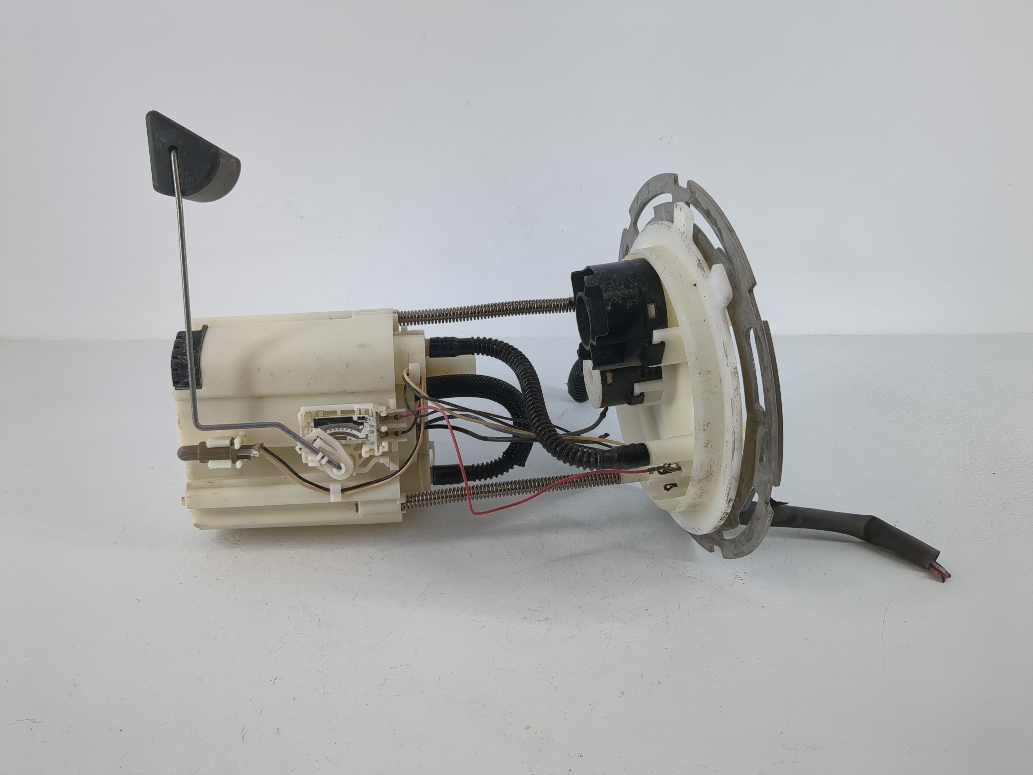 Picture of 2012-2018 Nissan Versa Electrical Gas Fuel Pump Assembly 1116653