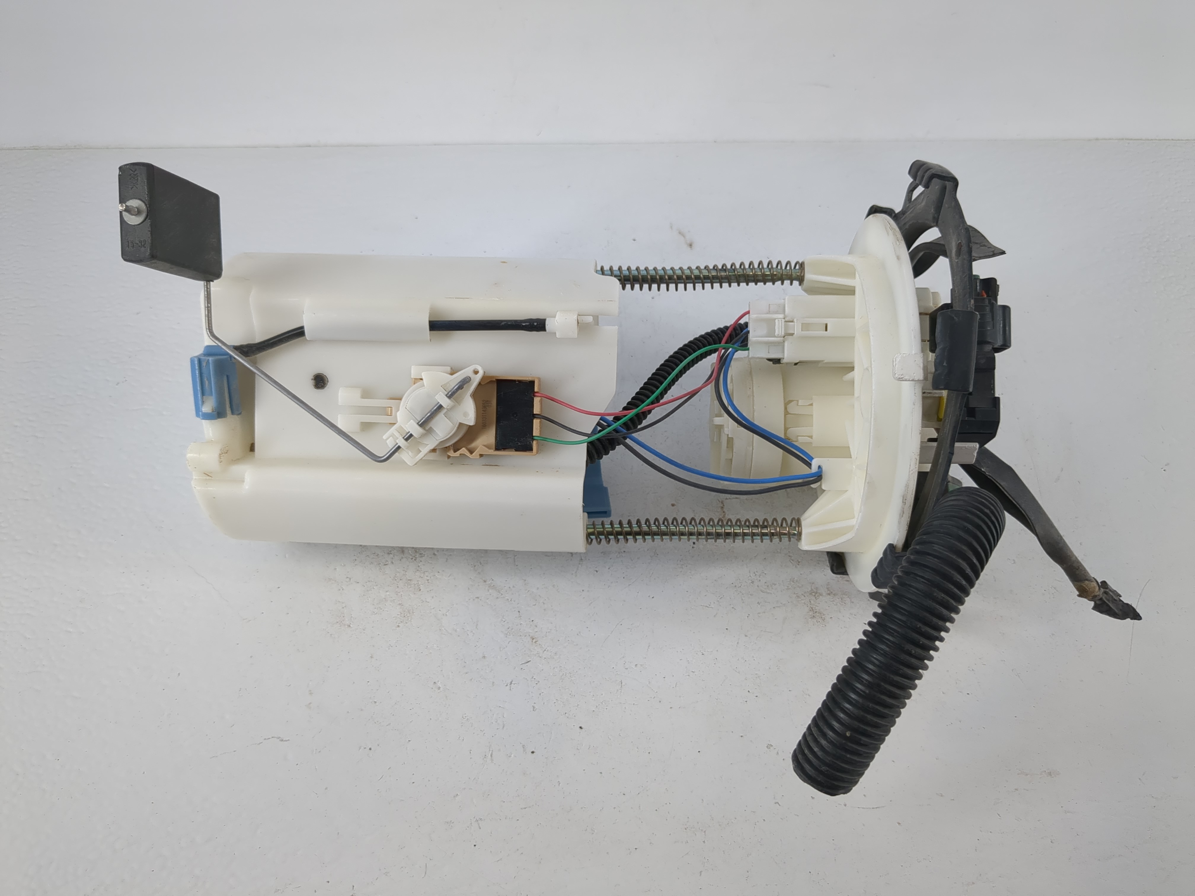 Picture of 2016-2022 Toyota Prius Electrical Gas Fuel Pump Assembly 1116671