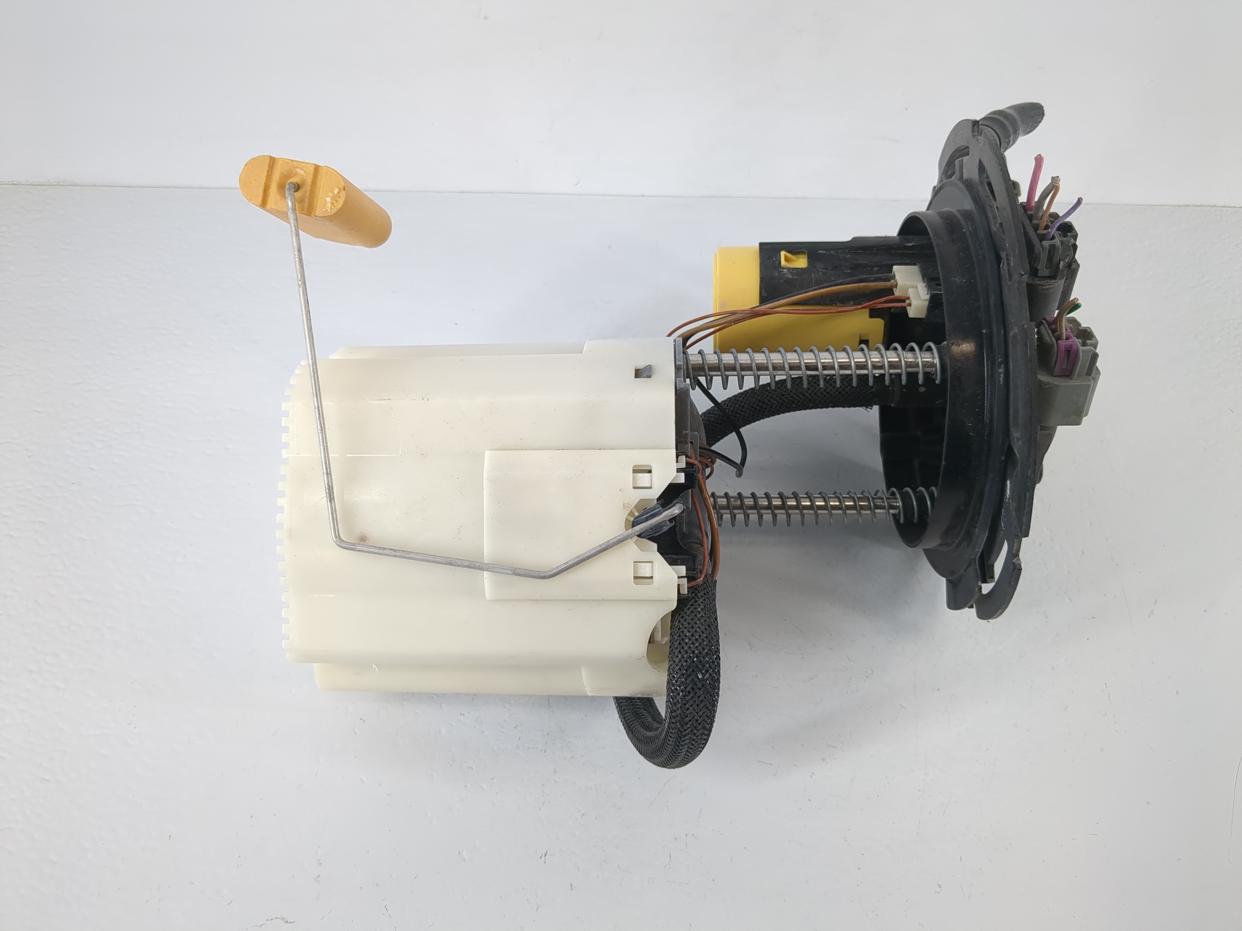 Picture of Chevrolet Traverse Electrical Gas Fuel Pump Assembly 1116679