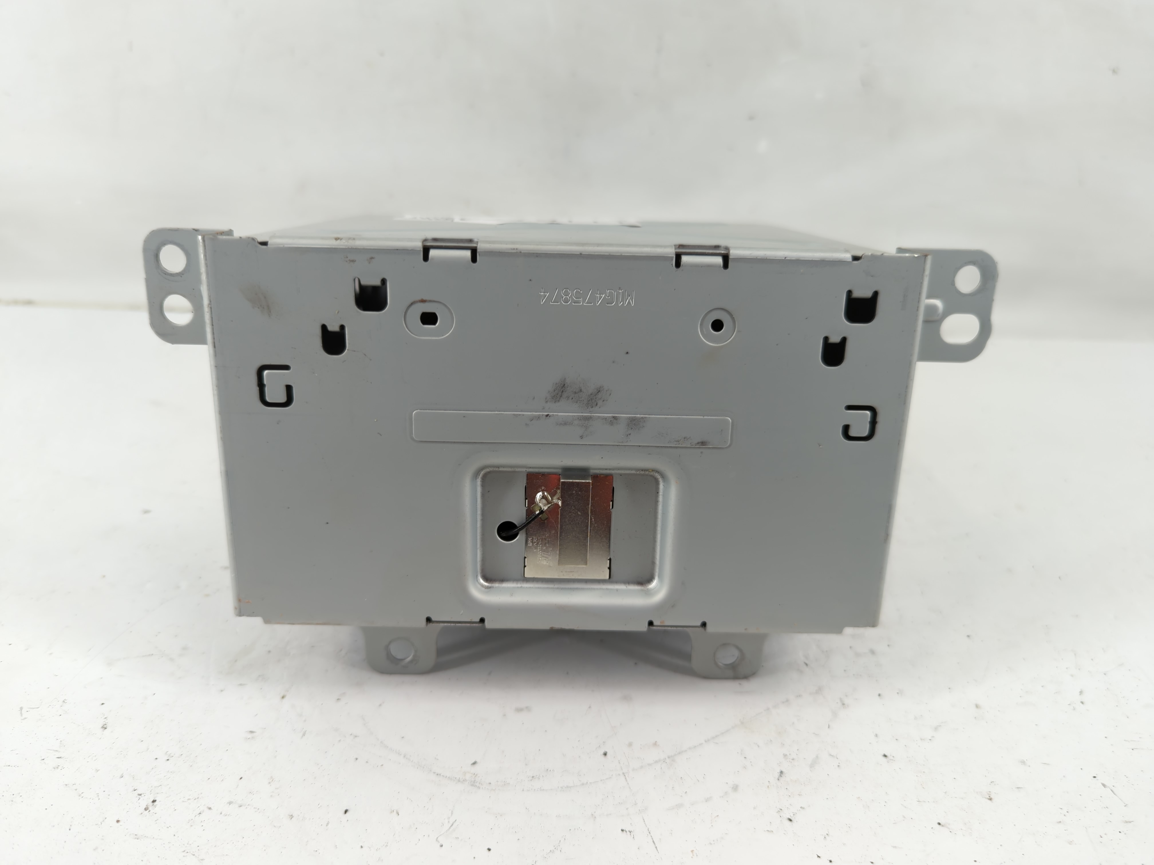 Picture of 2016-2017 Chevrolet Equinox Am Fm Cd Player Radio Receiver 1116773