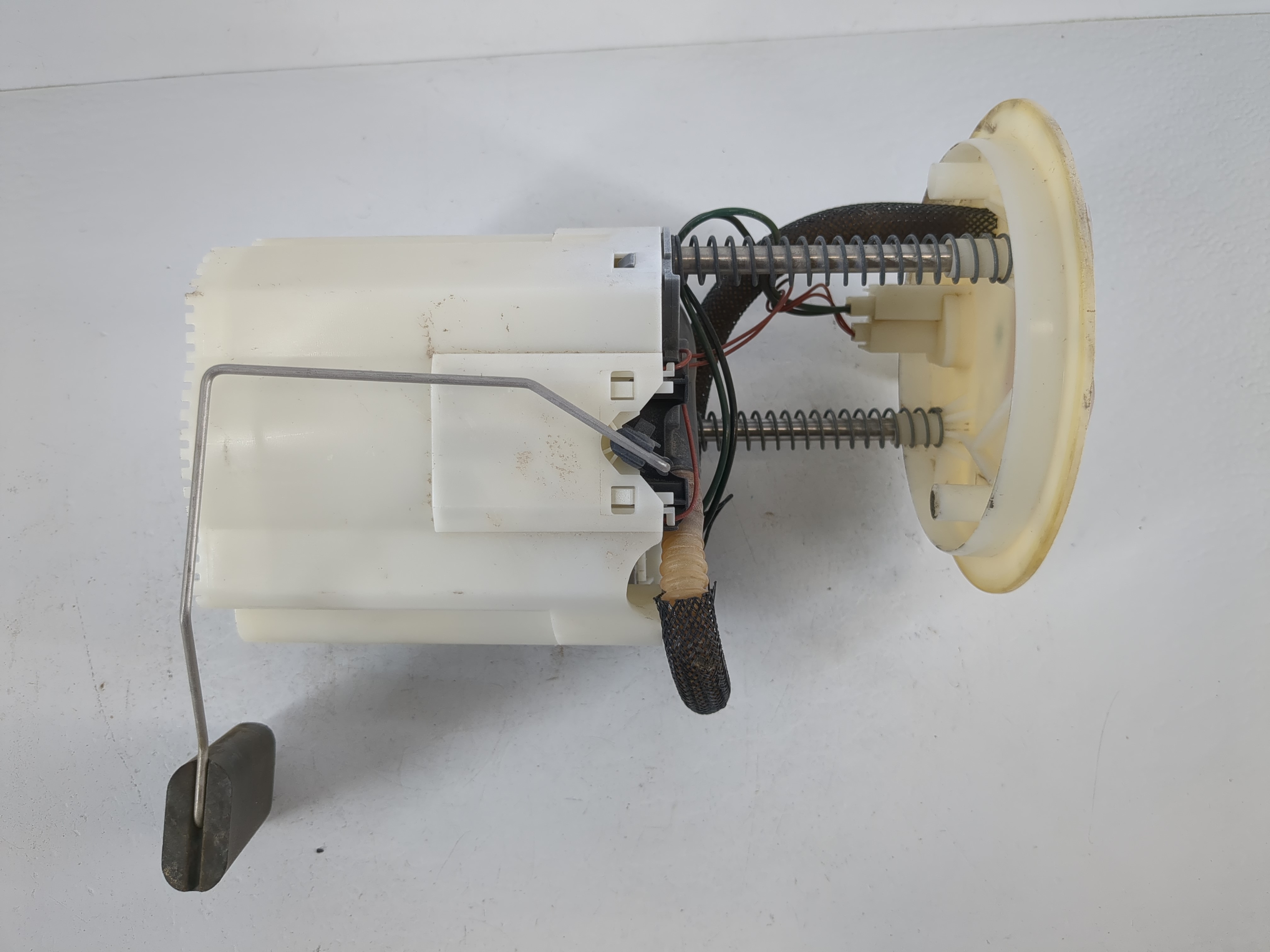 2009-2011 Ford Focus Electrical Gas Fuel Pump Assembly 1116967 - Oemusedautoparts1.com