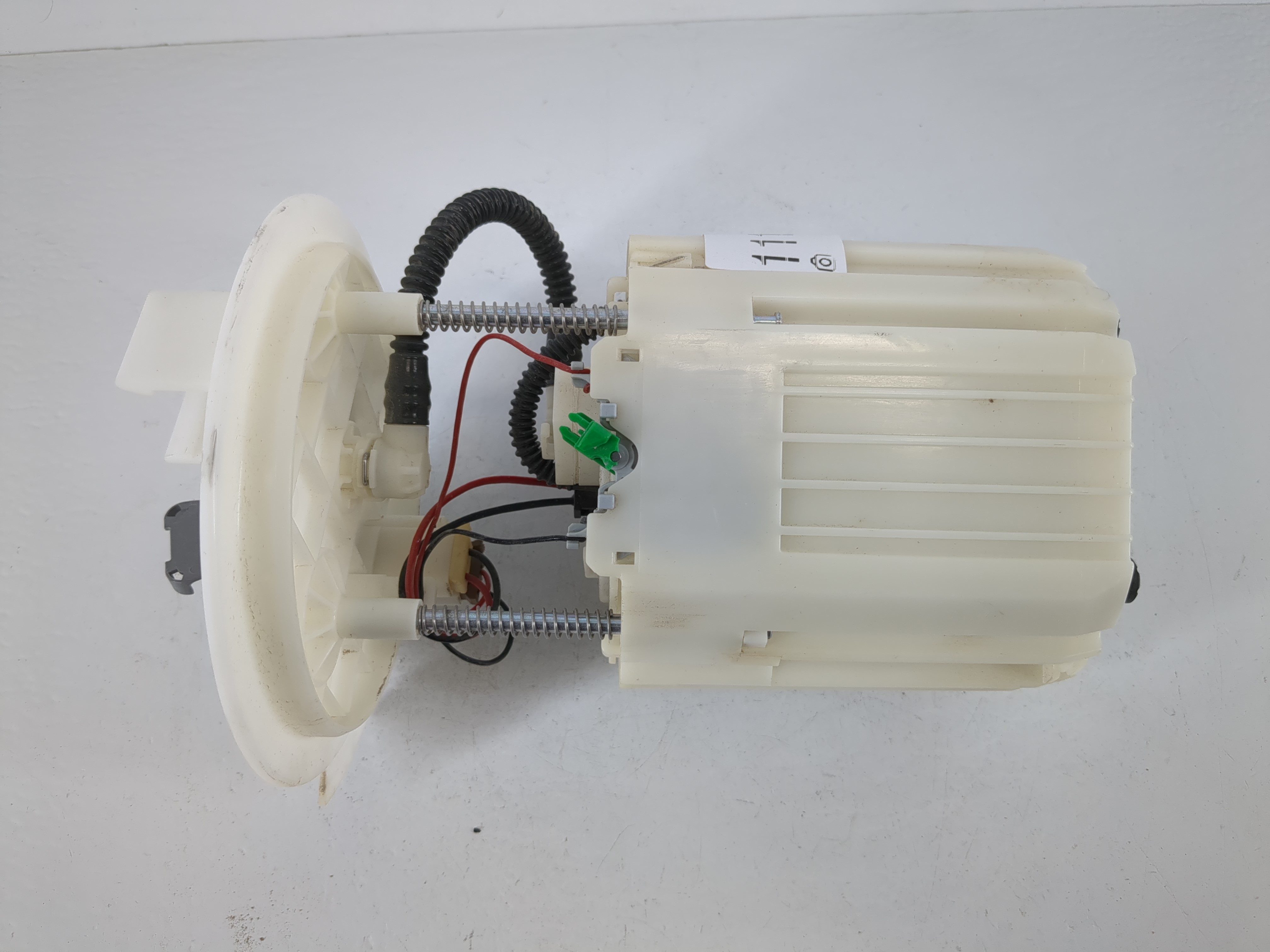 Picture of 2021-2022 Hyundai Elantra Electrical Gas Fuel Pump Assembly 1116968