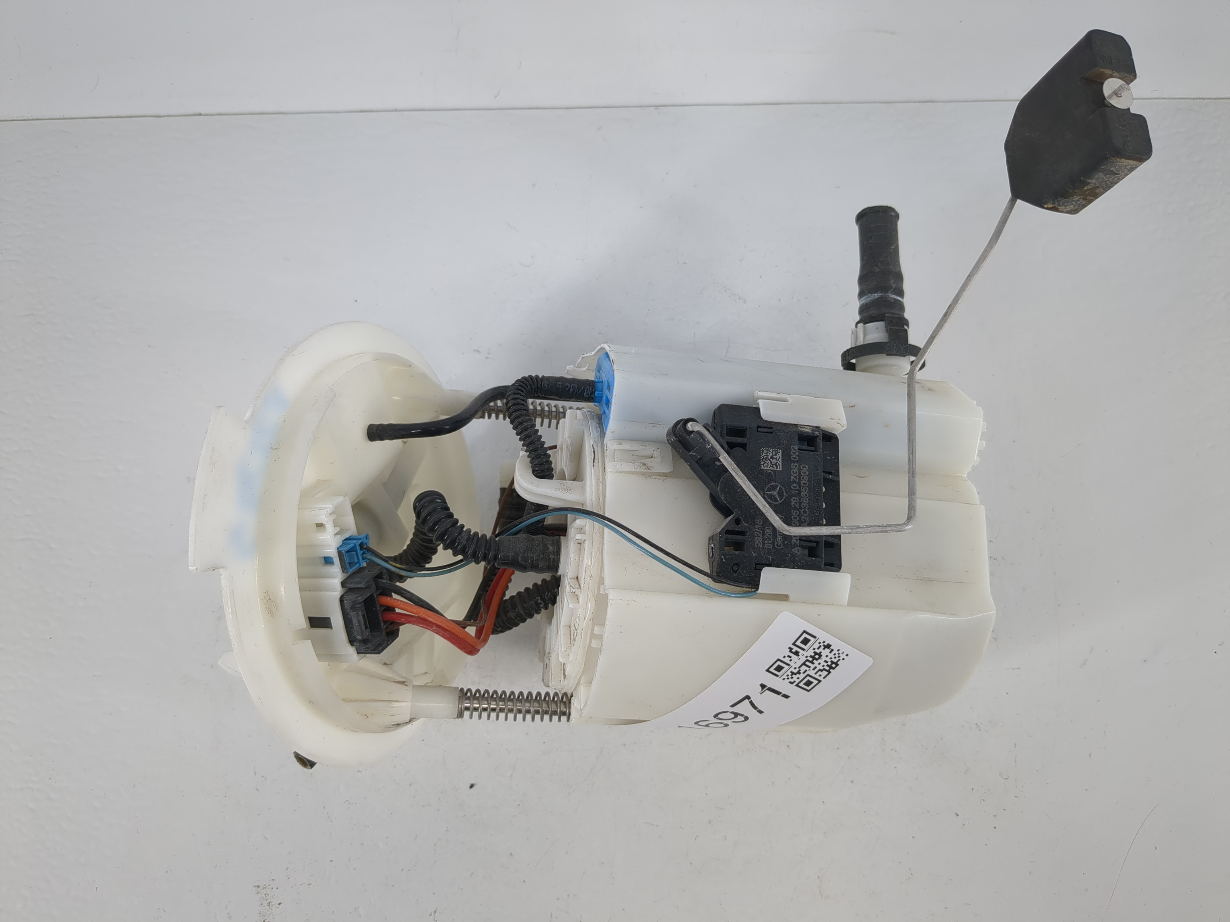 Mercedes-benz E300 Electrical Gas Fuel Pump Assembly 1116971 - Oemusedautoparts1.com