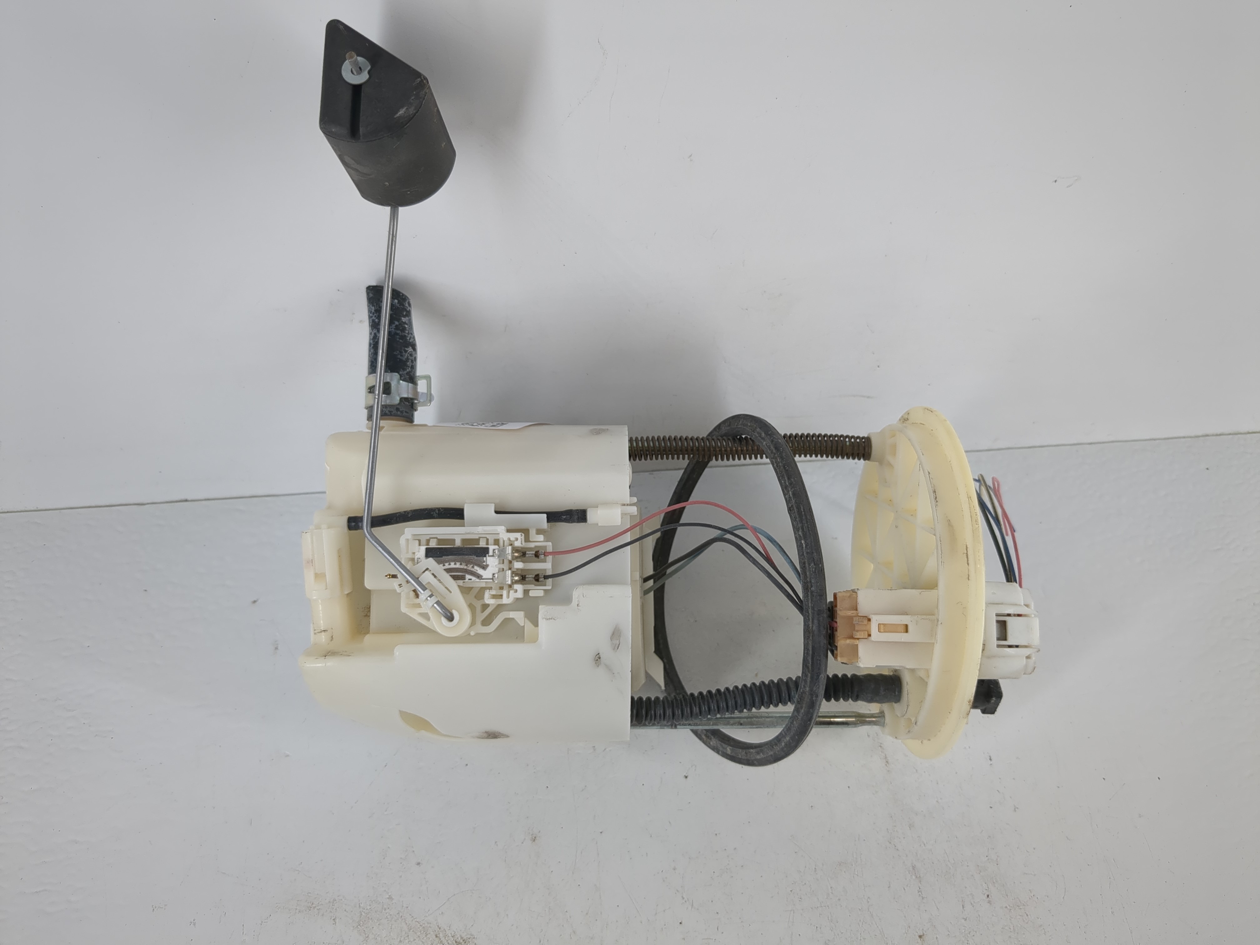 Picture of 2011-2013 Toyota Matrix Electrical Gas Fuel Pump Assembly 1116997
