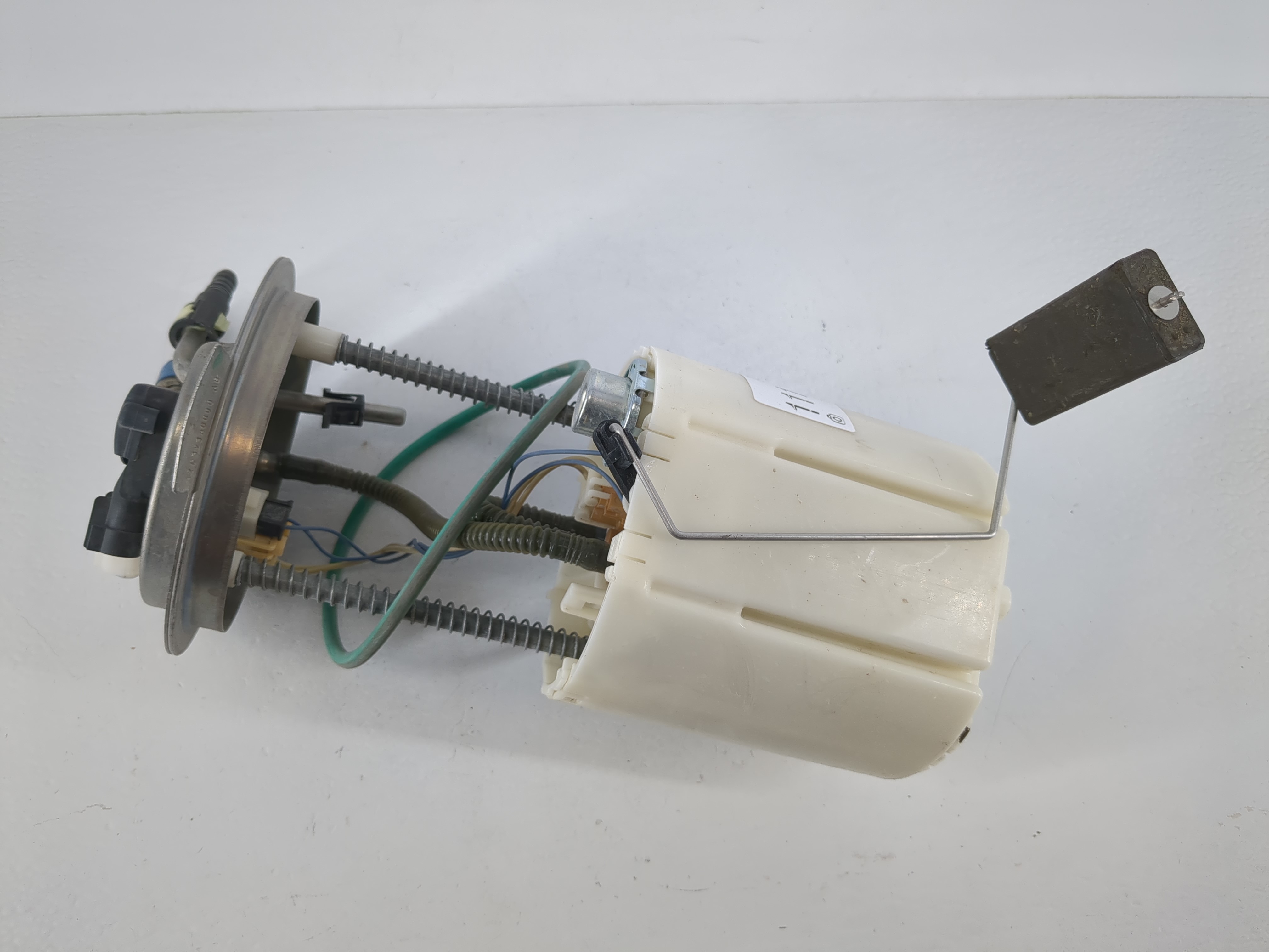 Picture of 2015-2016 Chevrolet Tahoe Electrical Gas Fuel Pump Assembly 1116999