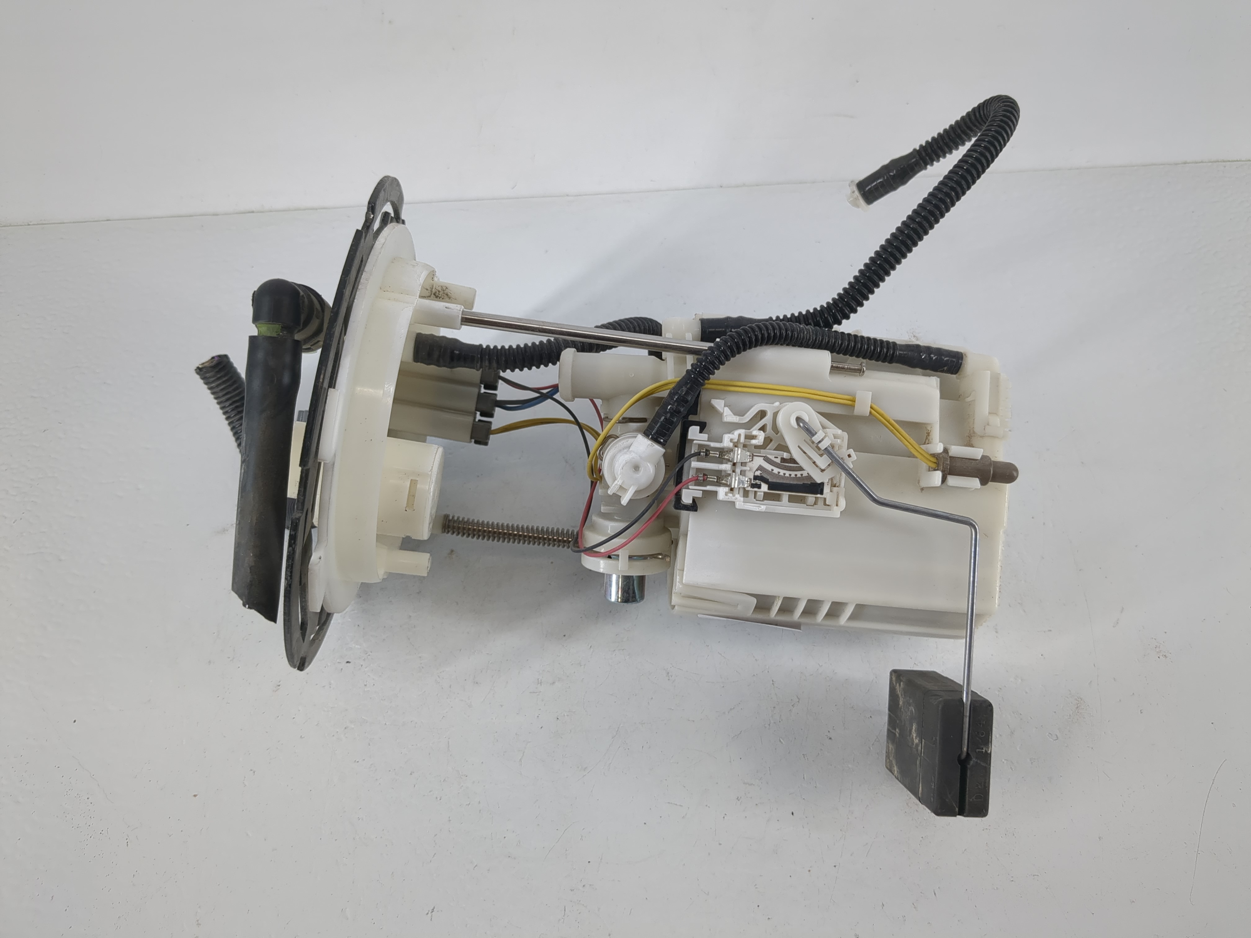 Picture of 2017-2020 Nissan Pathfinder Electrical Gas Fuel Pump Assembly 1117021