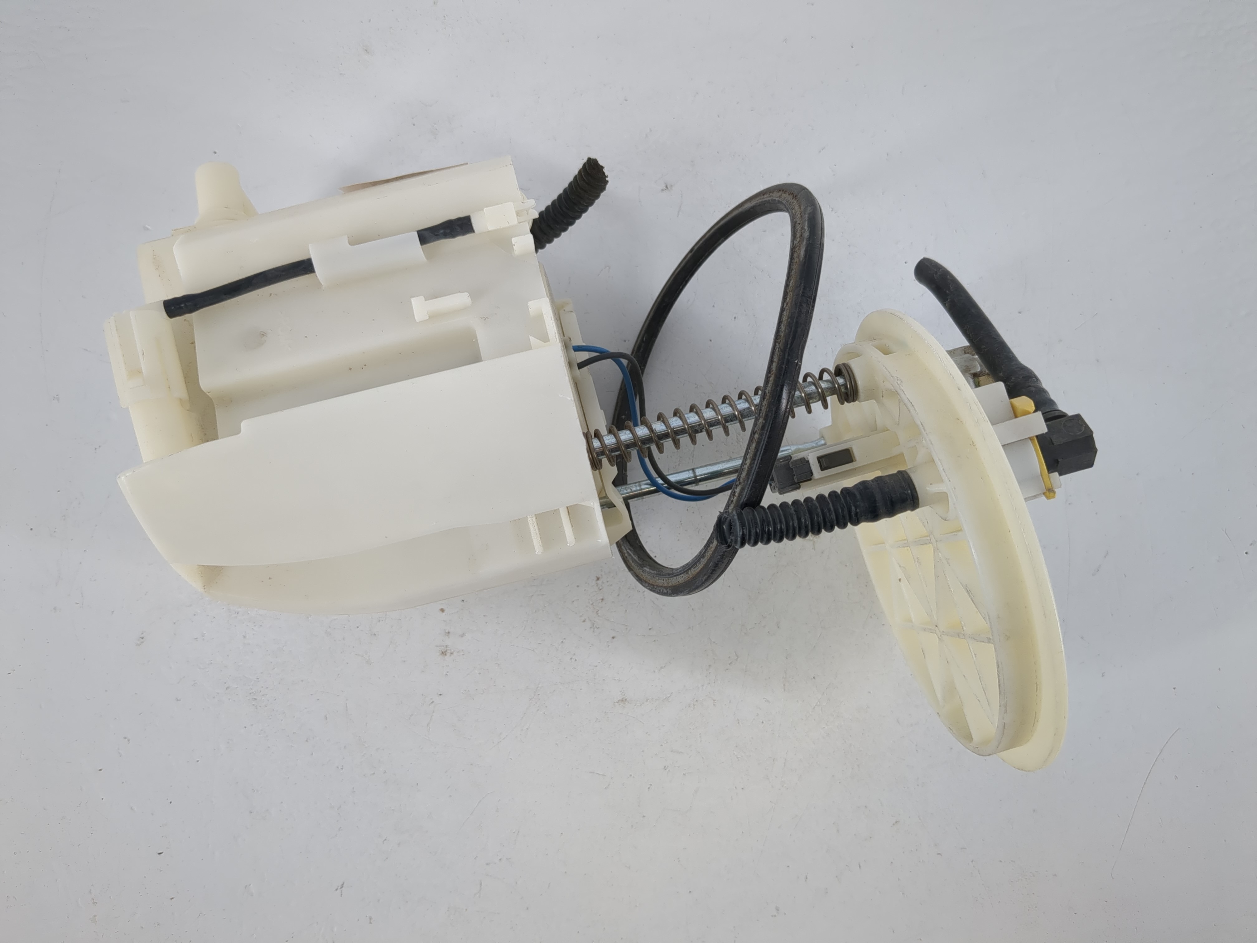 Picture of 2009-2018 Toyota Rav4 Electrical Gas Fuel Pump Assembly 1117023