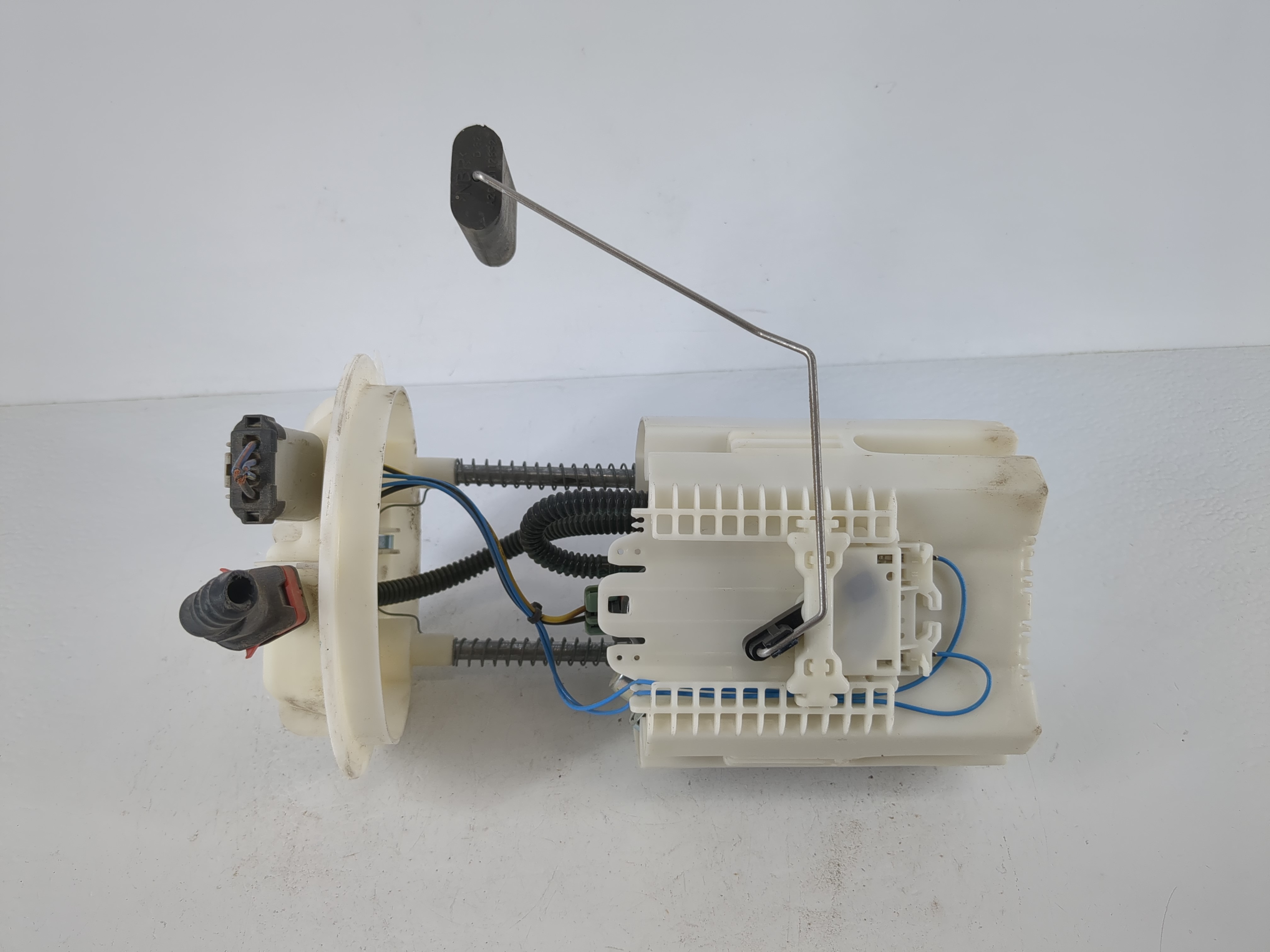 2011-2016 Chrysler Town & Country Electrical Gas Fuel Pump Assembly 1117034 - Oemusedautoparts1.com