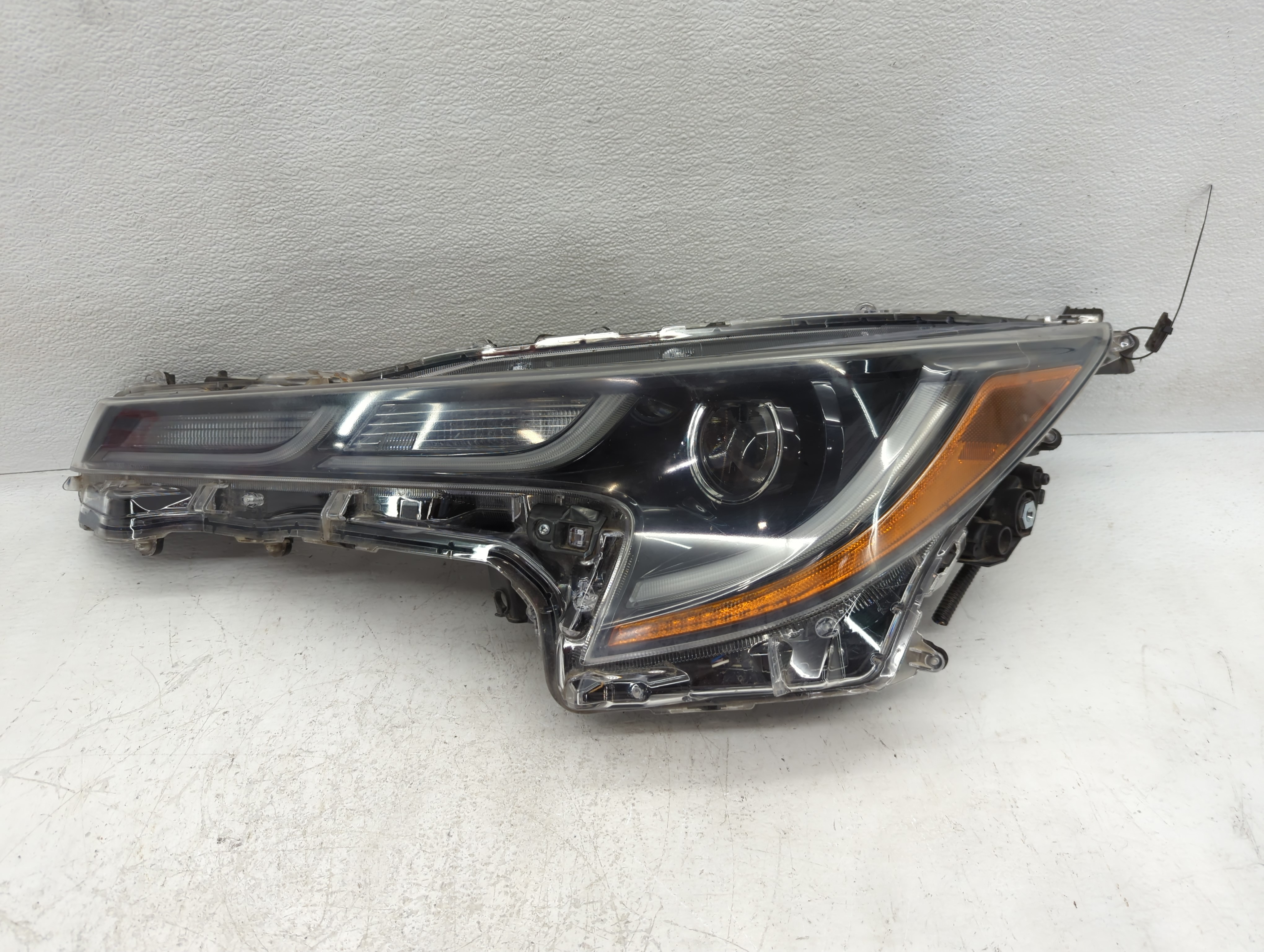 2019-2022 Toyota Corolla Driver Left Oem Head Light Headlight Lamp 1117265 - Oemusedautoparts1.com