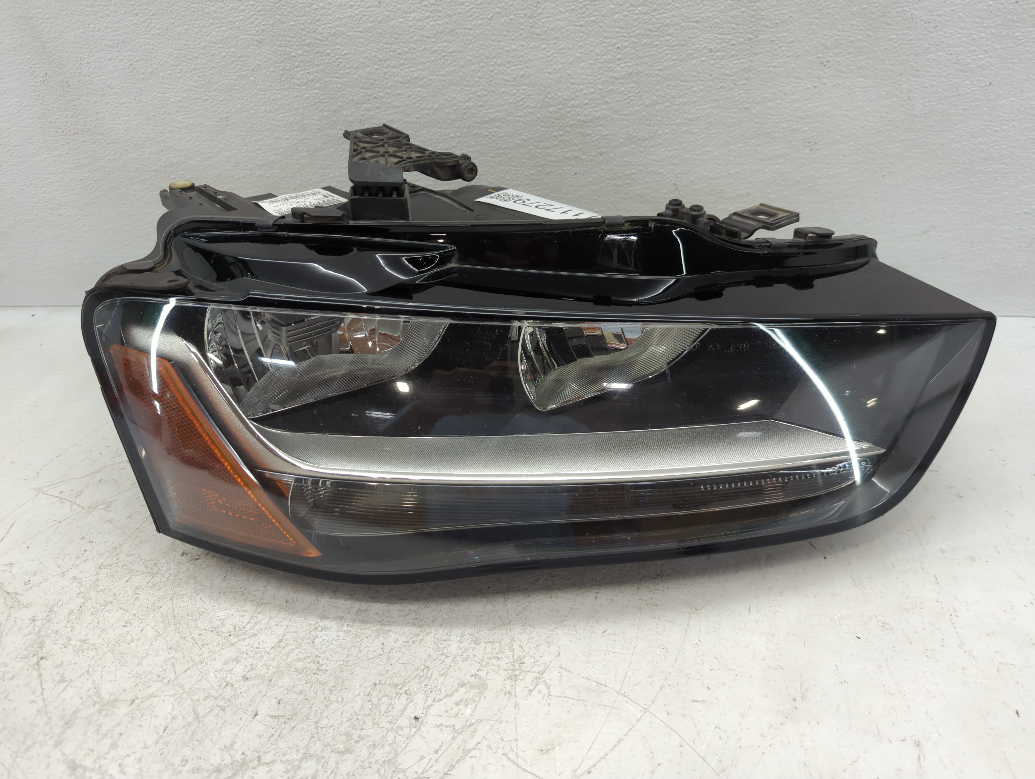 2013-2016 Audi A4 Passenger Right Oem Head Light Headlight Lamp 1117279 - Oemusedautoparts1.com