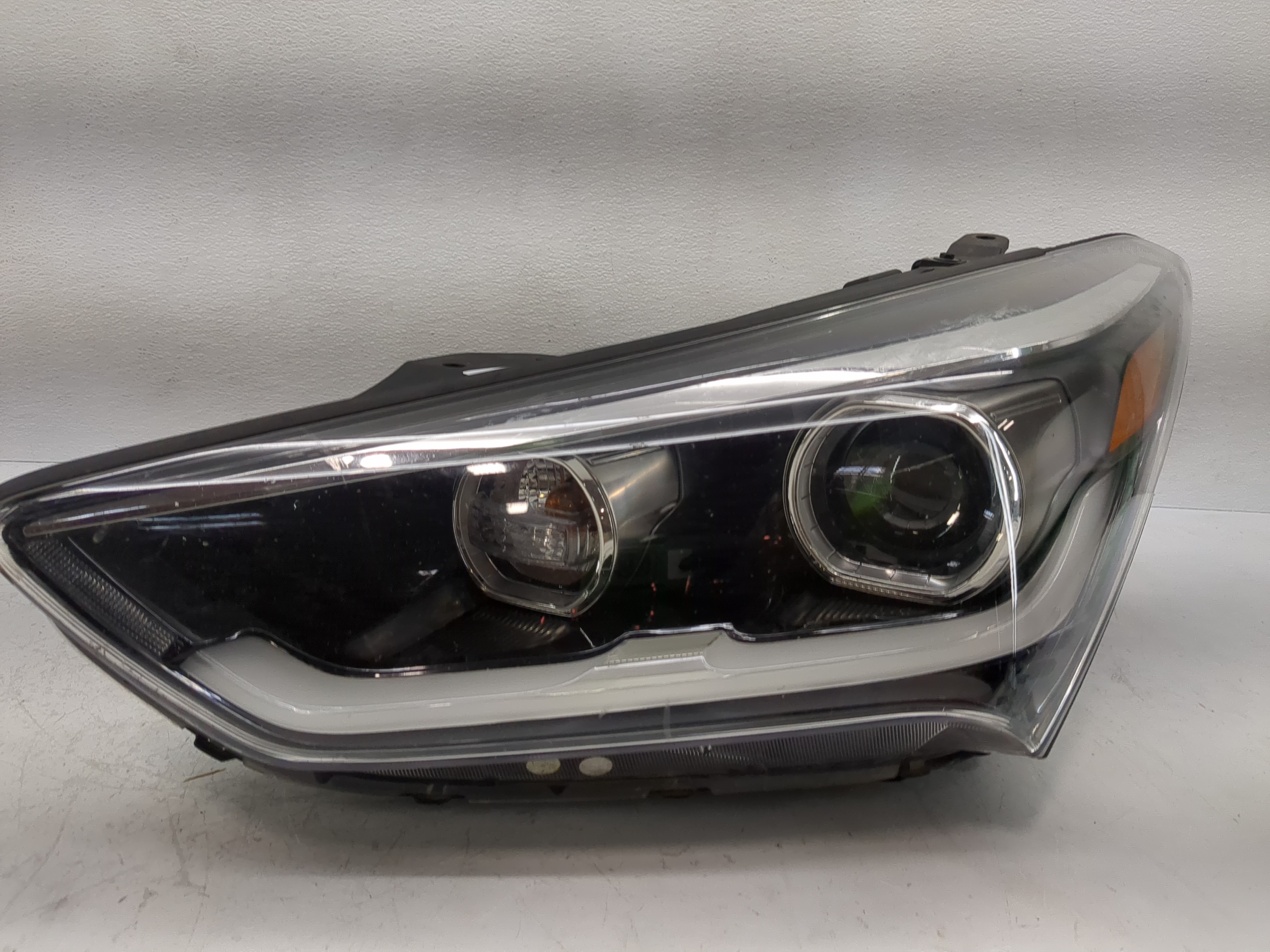 Picture of 2017-2018 Hyundai Santa Fe Driver Left Oem Head Light Headlight Lamp 1117320