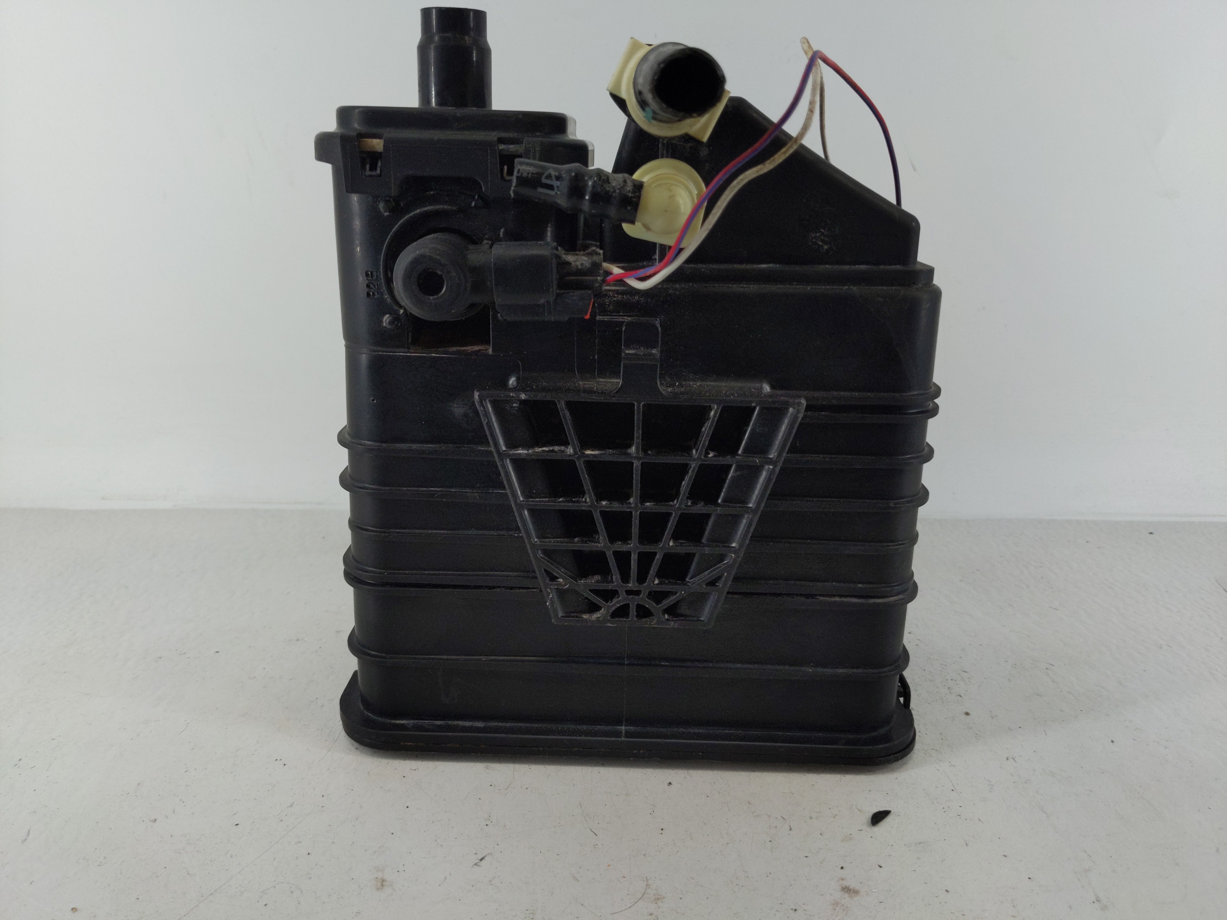 2016 Chevrolet Cruze Fuel Vapor Charcoal Canister 1117396 - Oemusedautoparts1.com