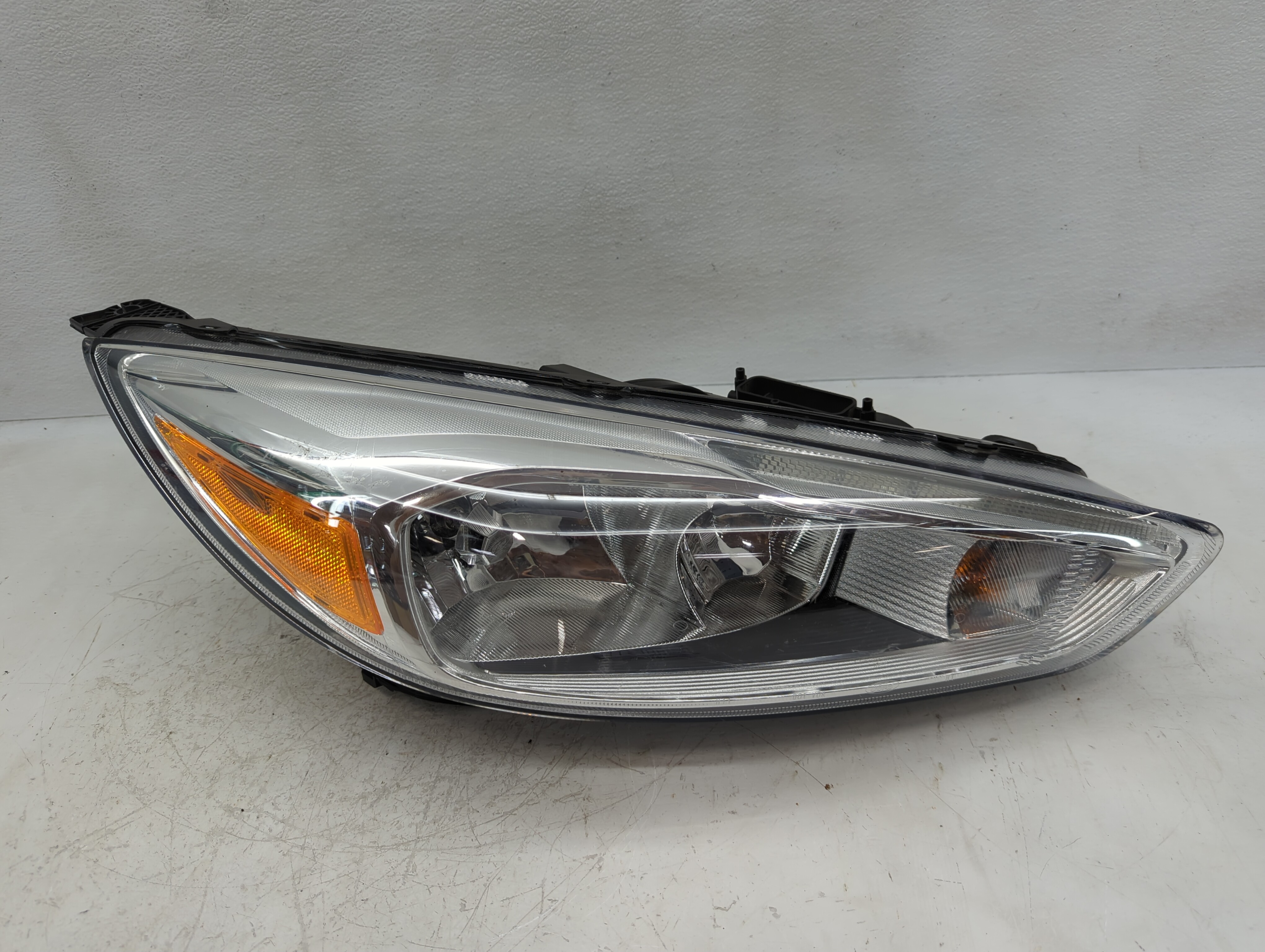 2015-2018 Ford Focus Passenger Right Oem Head Light Headlight Lamp 1117408 - Oemusedautoparts1.com