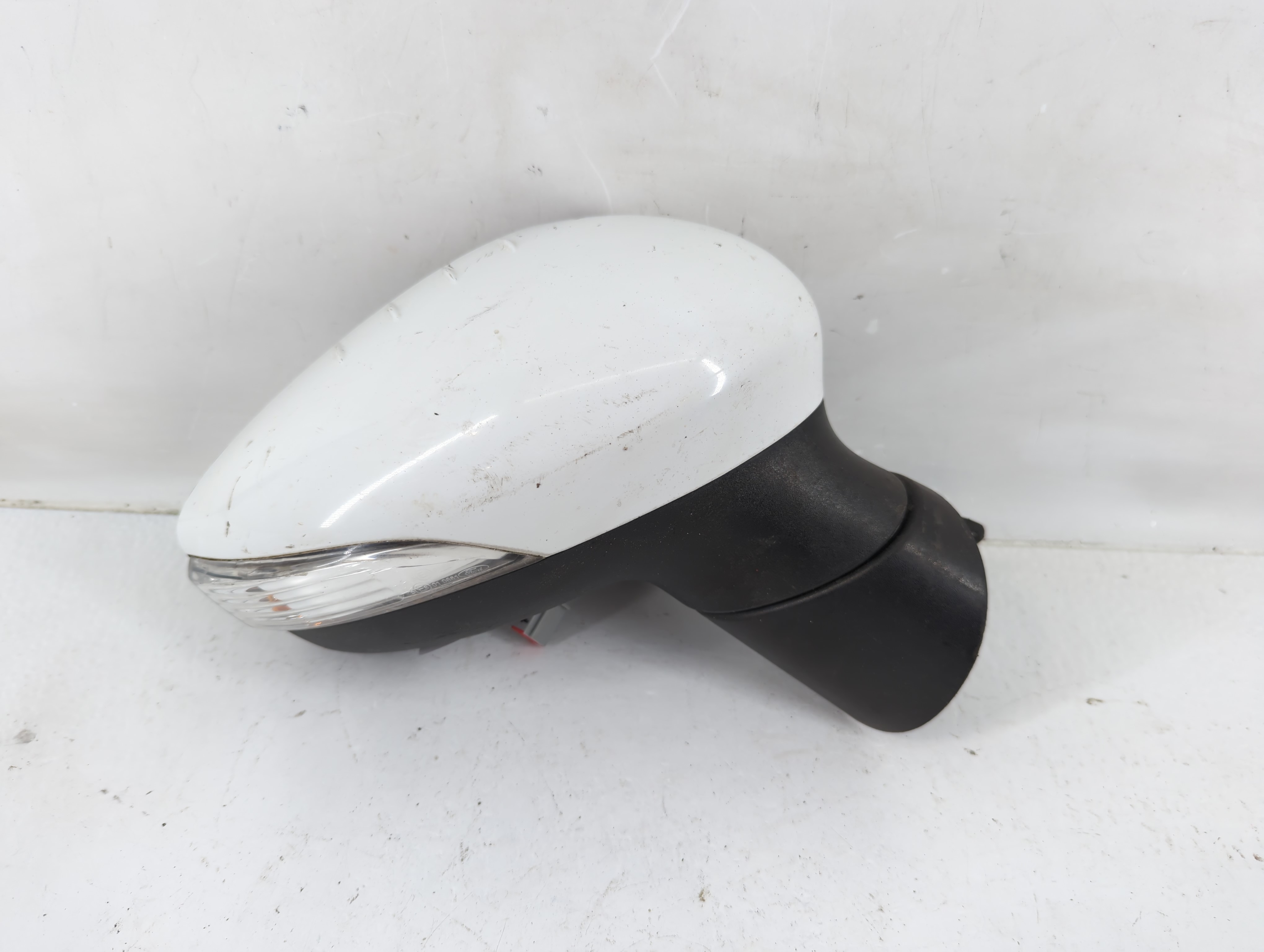 2014-2019 Ford Fiesta Passenger Right Side View Power Door Mirror White 1117443 - Oemusedautoparts1.com