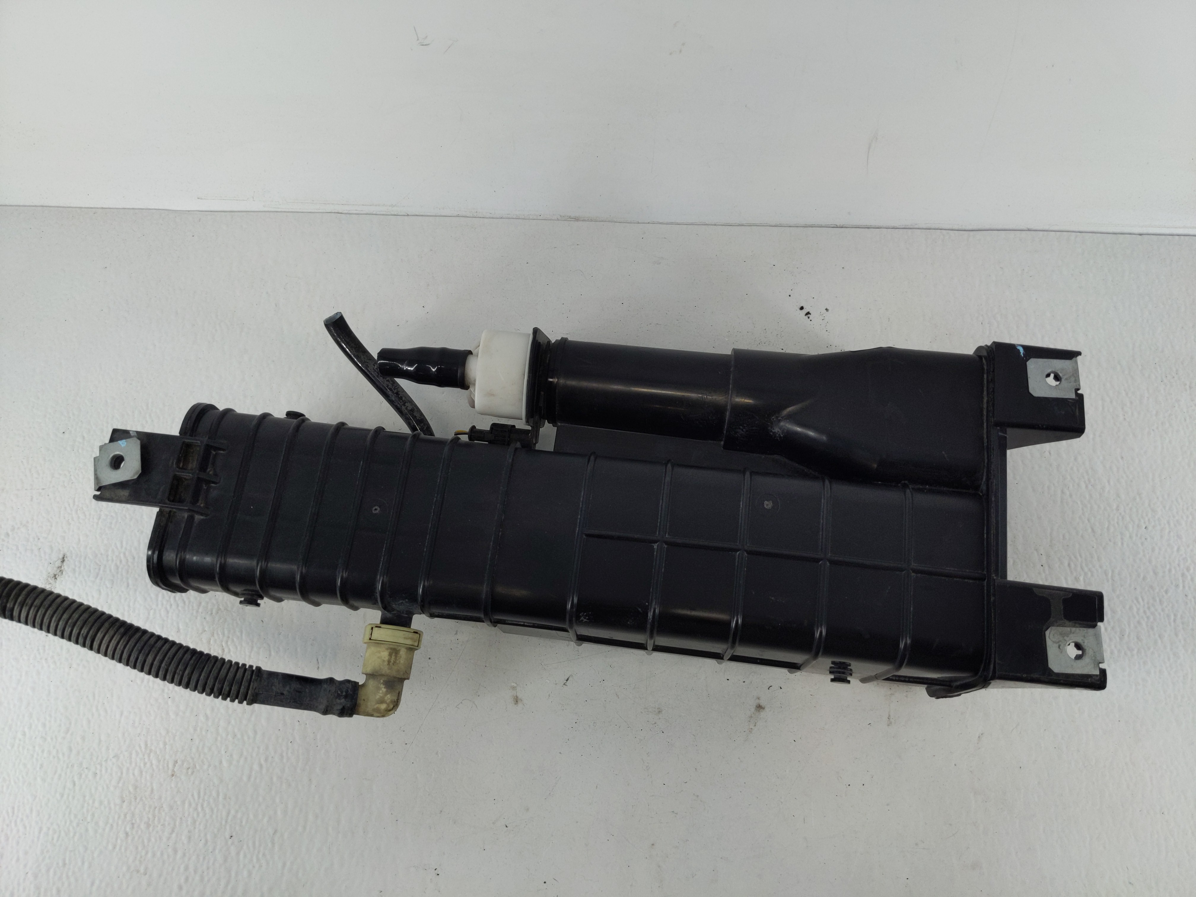 2014 Fiat 500L Fuel Vapor Charcoal Canister 1117483 - Oemusedautoparts1.com