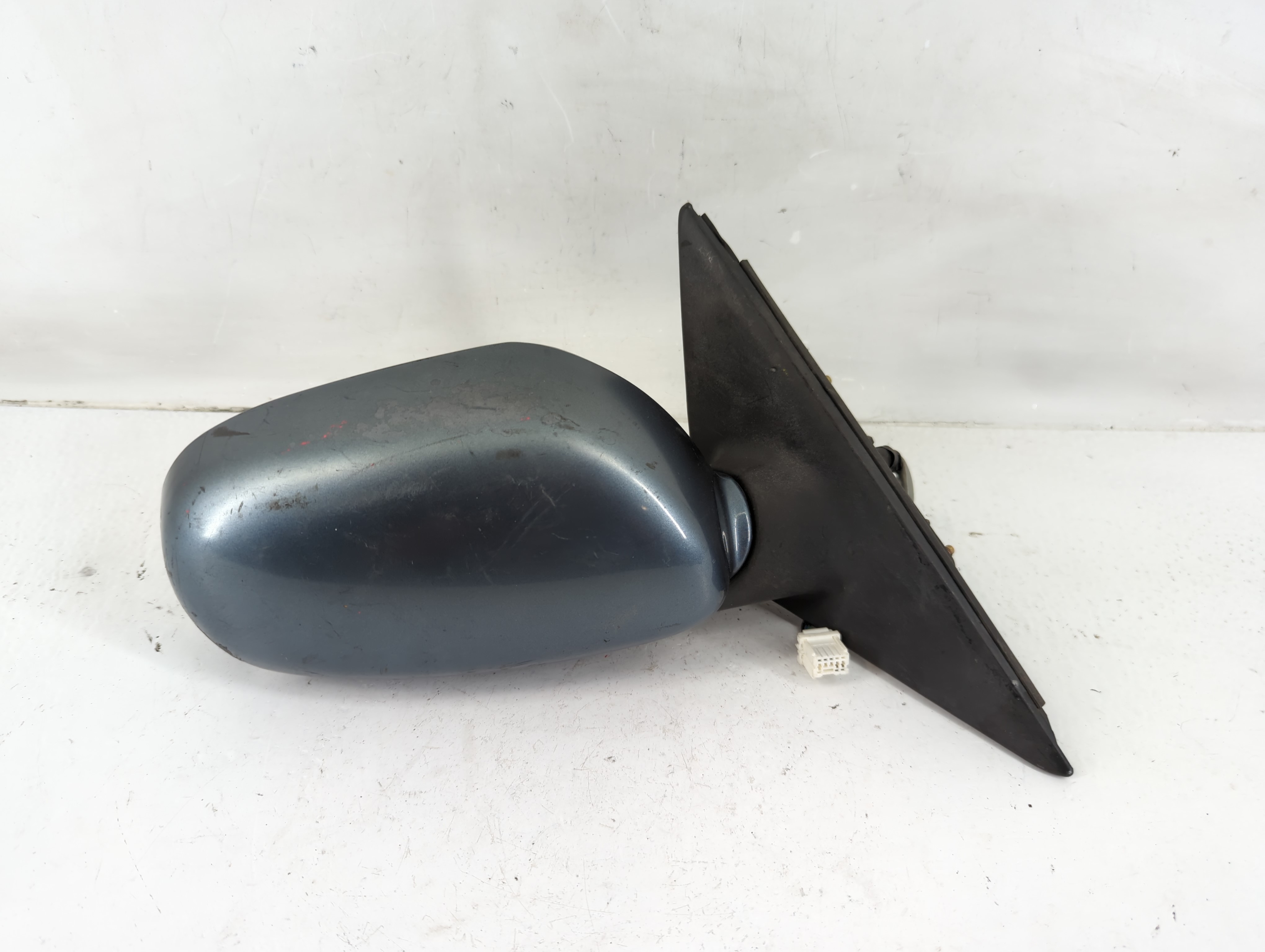 2003-2006 Infiniti G35 Passenger Right Side View Power Door Mirror Blue 1117497 - Oemusedautoparts1.com