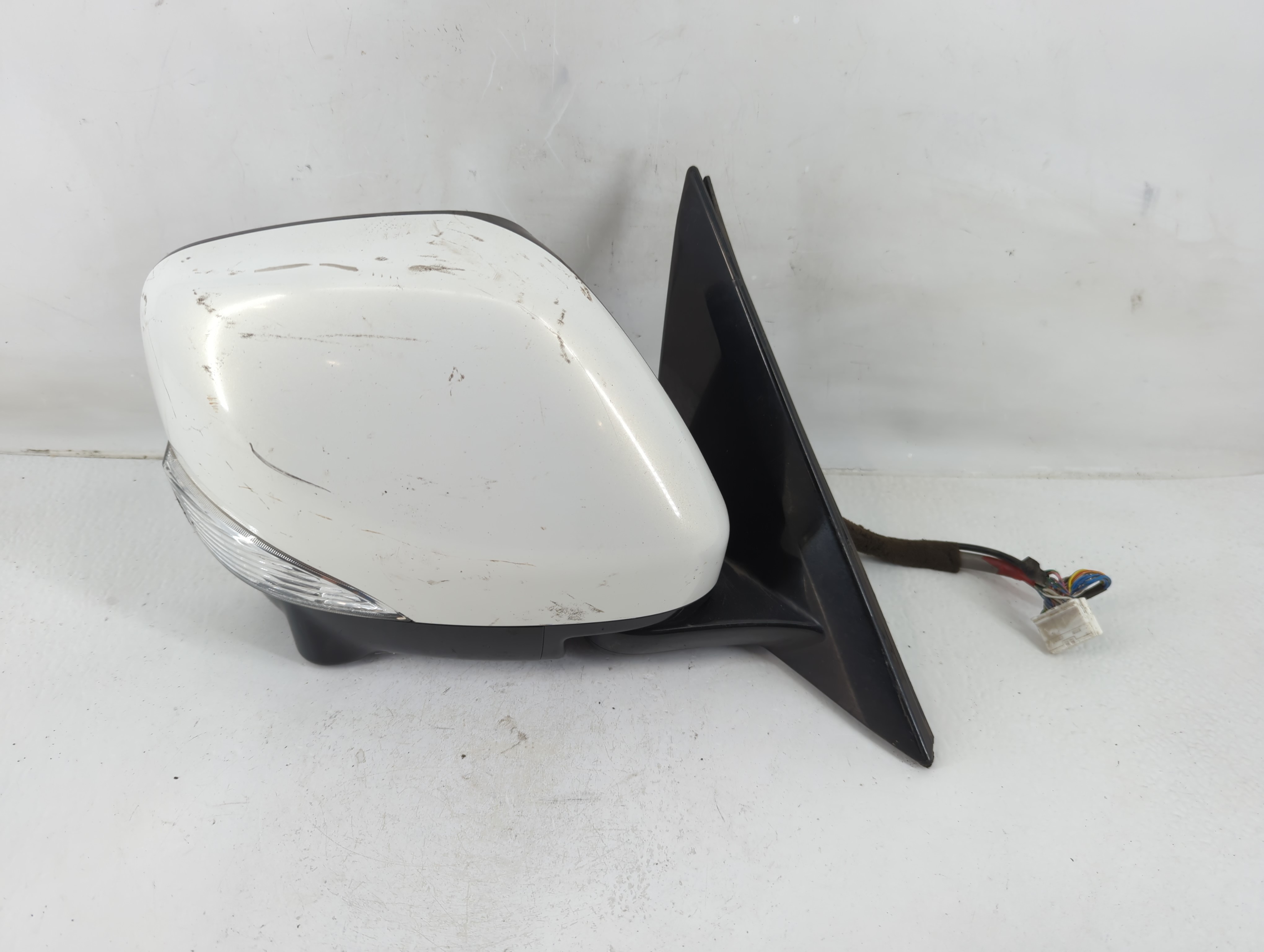 2011-2012 Infiniti Qx56 Passenger Right Side View Power Door Mirror 1117504 - Oemusedautoparts1.com