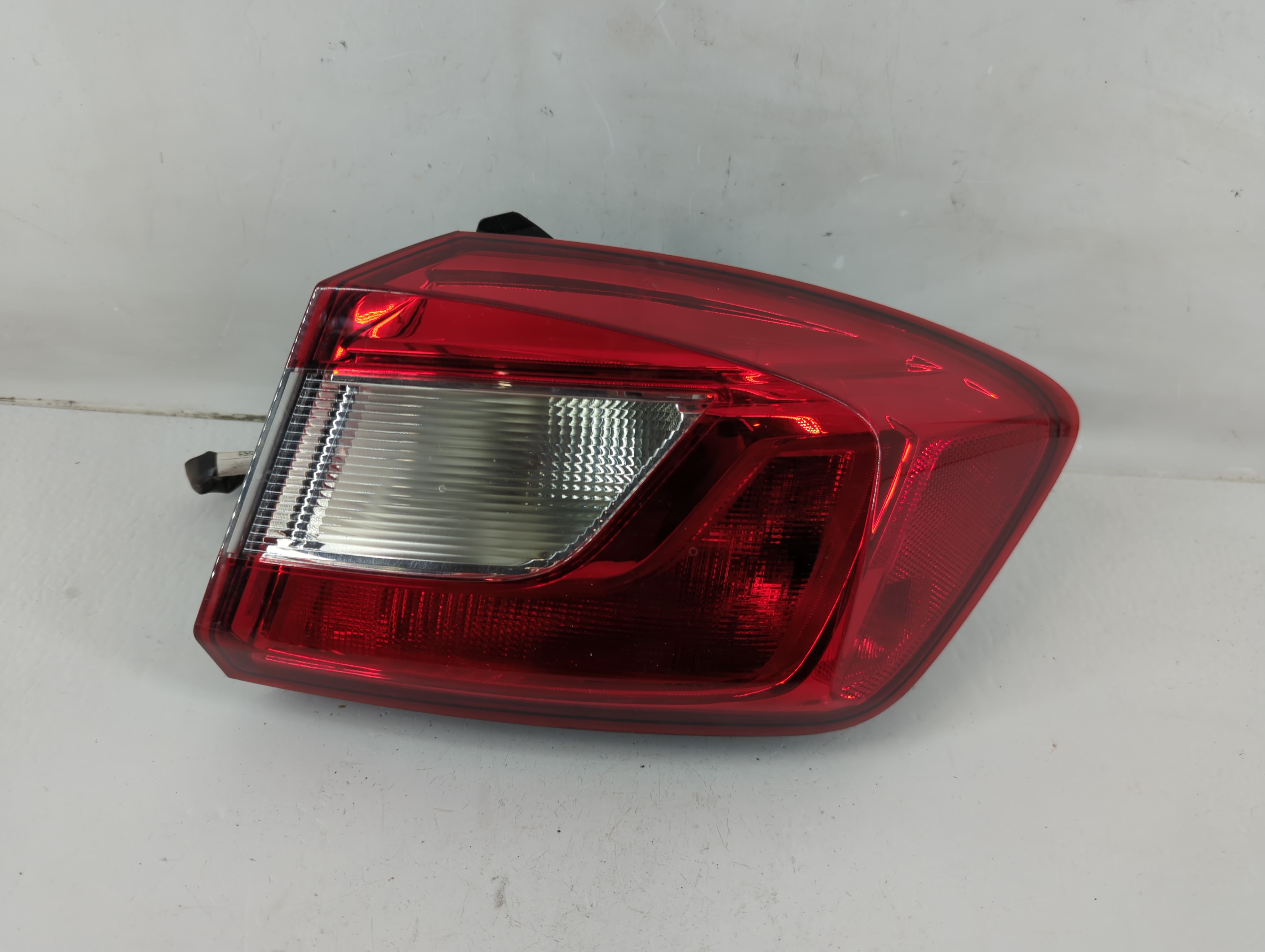2017-2017 Chevrolet Cruze Passenger Right Side Tail Light Taillight Oem 1117525 - Oemusedautoparts1.com