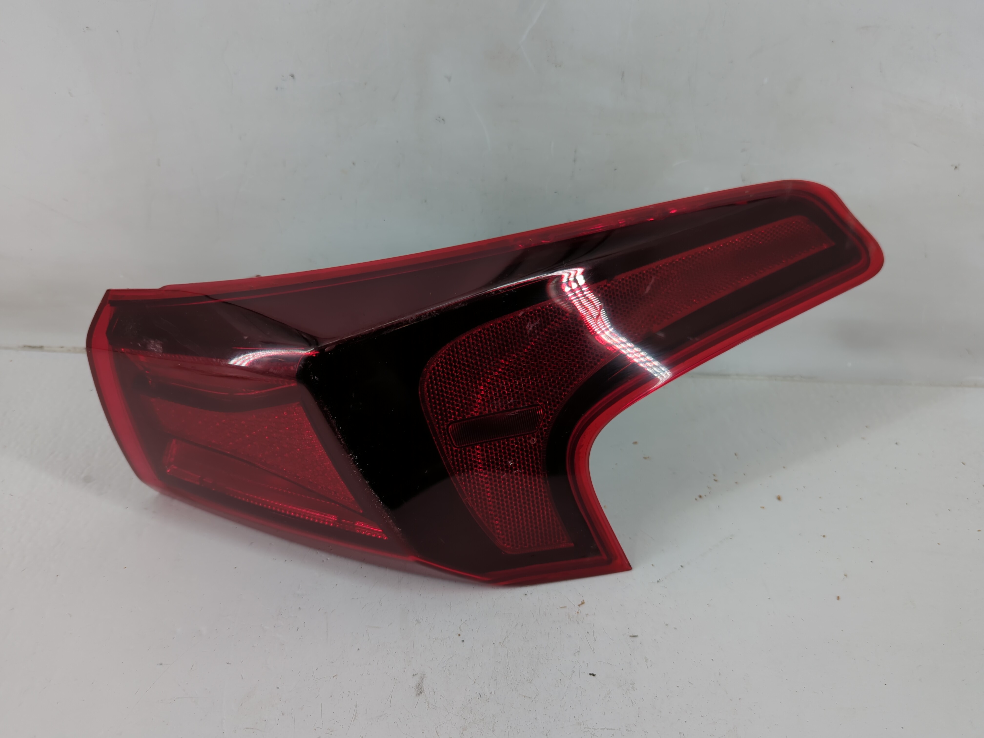 Picture of 2019-2020 Hyundai Santa Fe Passenger Right Side Tail Light Taillight Oem 1117529