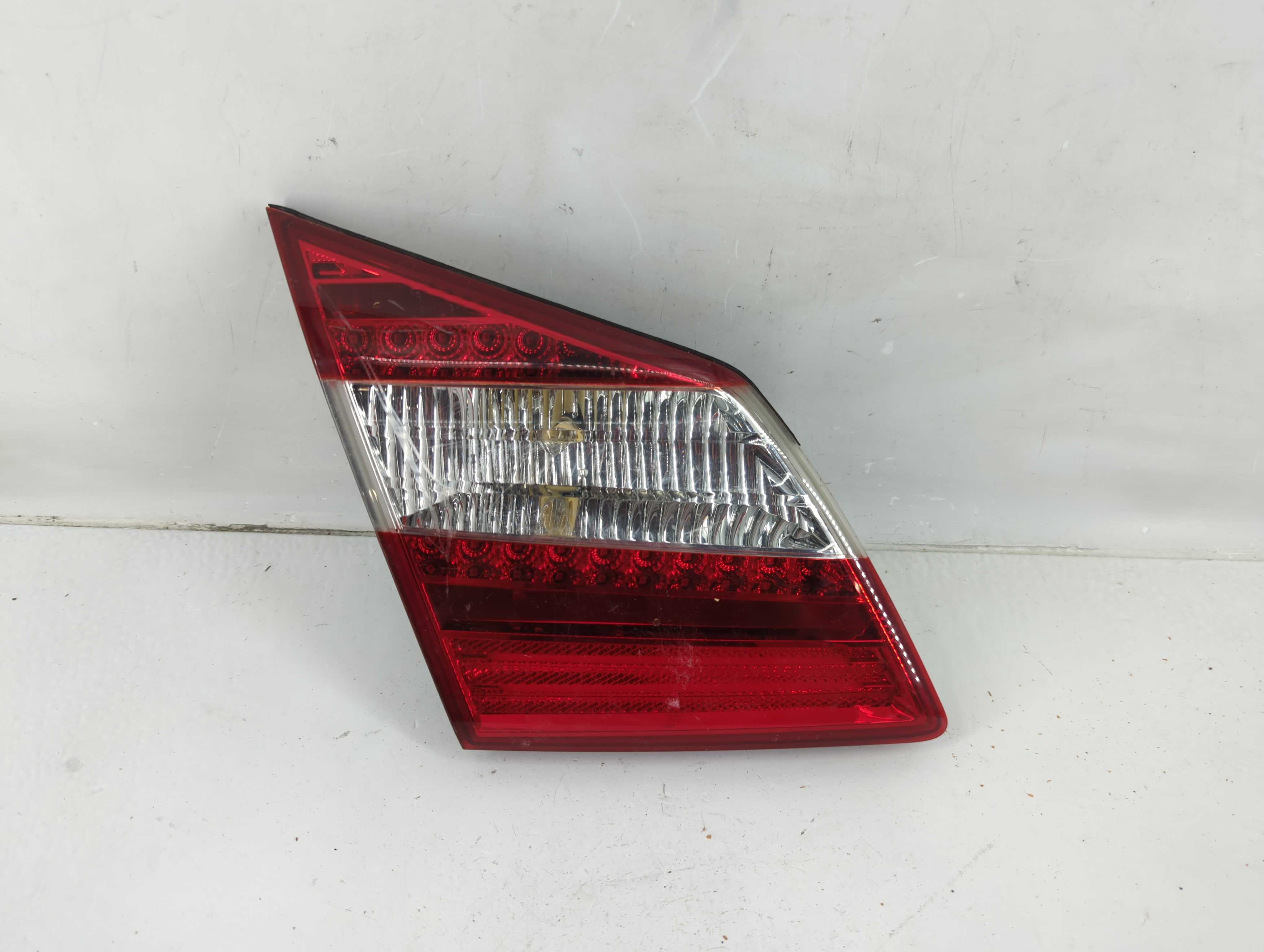 Picture of 2012-2014 Hyundai Genesis Driver Left Side Tail Light Taillight Oem 1117530