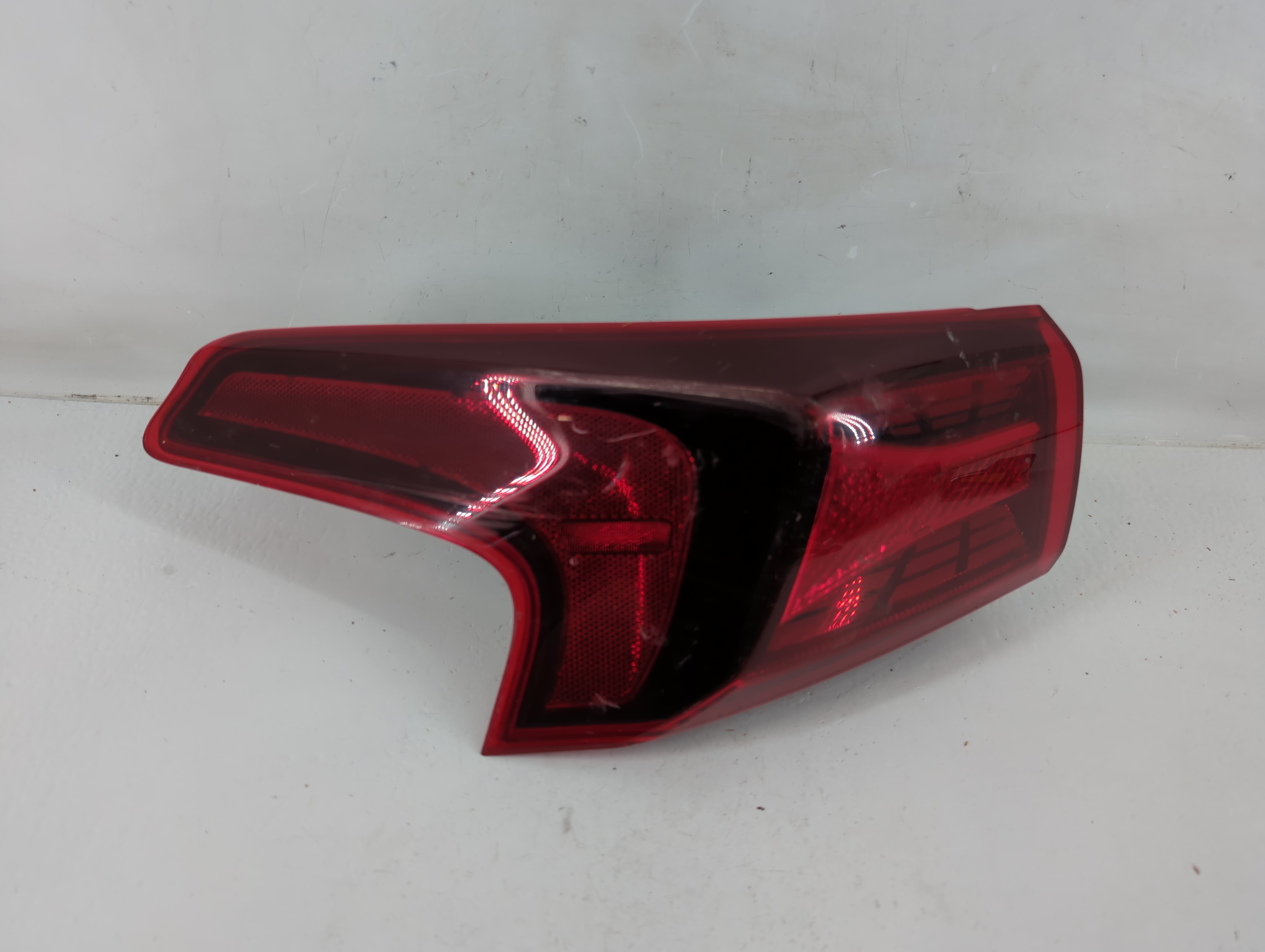 Picture of 2019-2020 Hyundai Santa Fe Driver Left Side Tail Light Taillight Oem 1117531