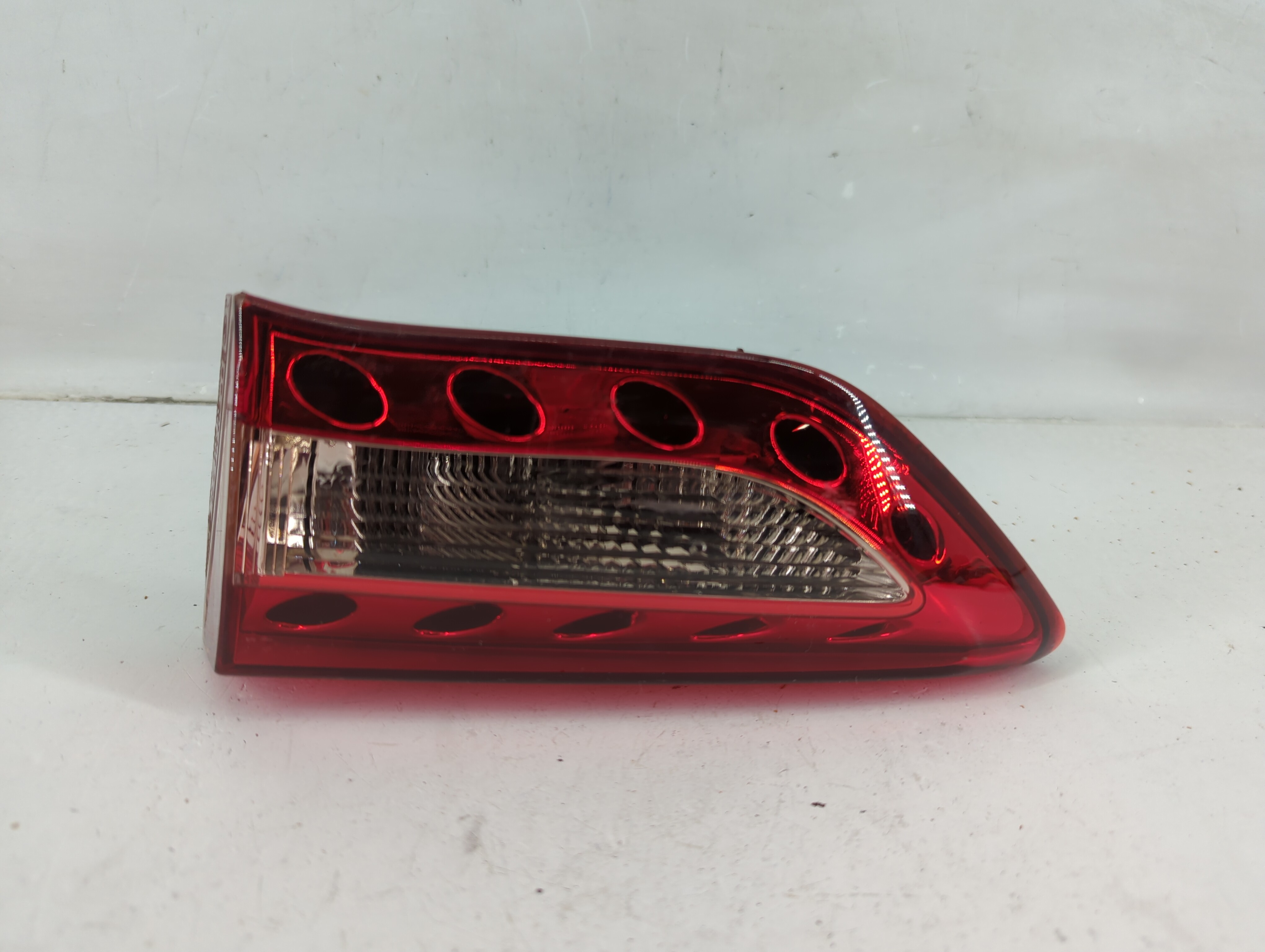 2014-2017 Infiniti Qx70 Passenger Right Side Tail Light Taillight Oem 1117533 - Oemusedautoparts1.com
