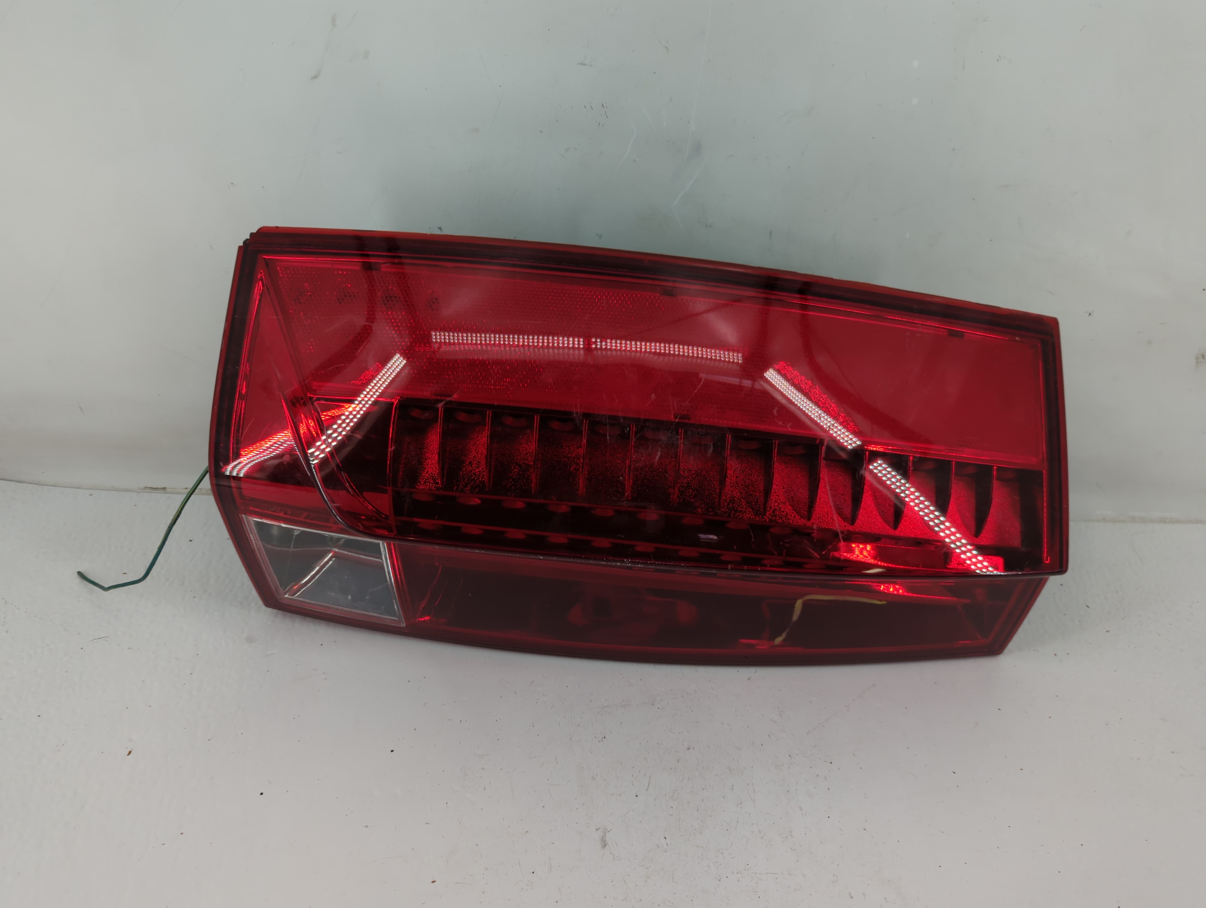 Picture of 2007-2014 Cadillac Escalade Driver Left Side Tail Light Taillight Oem 1117593