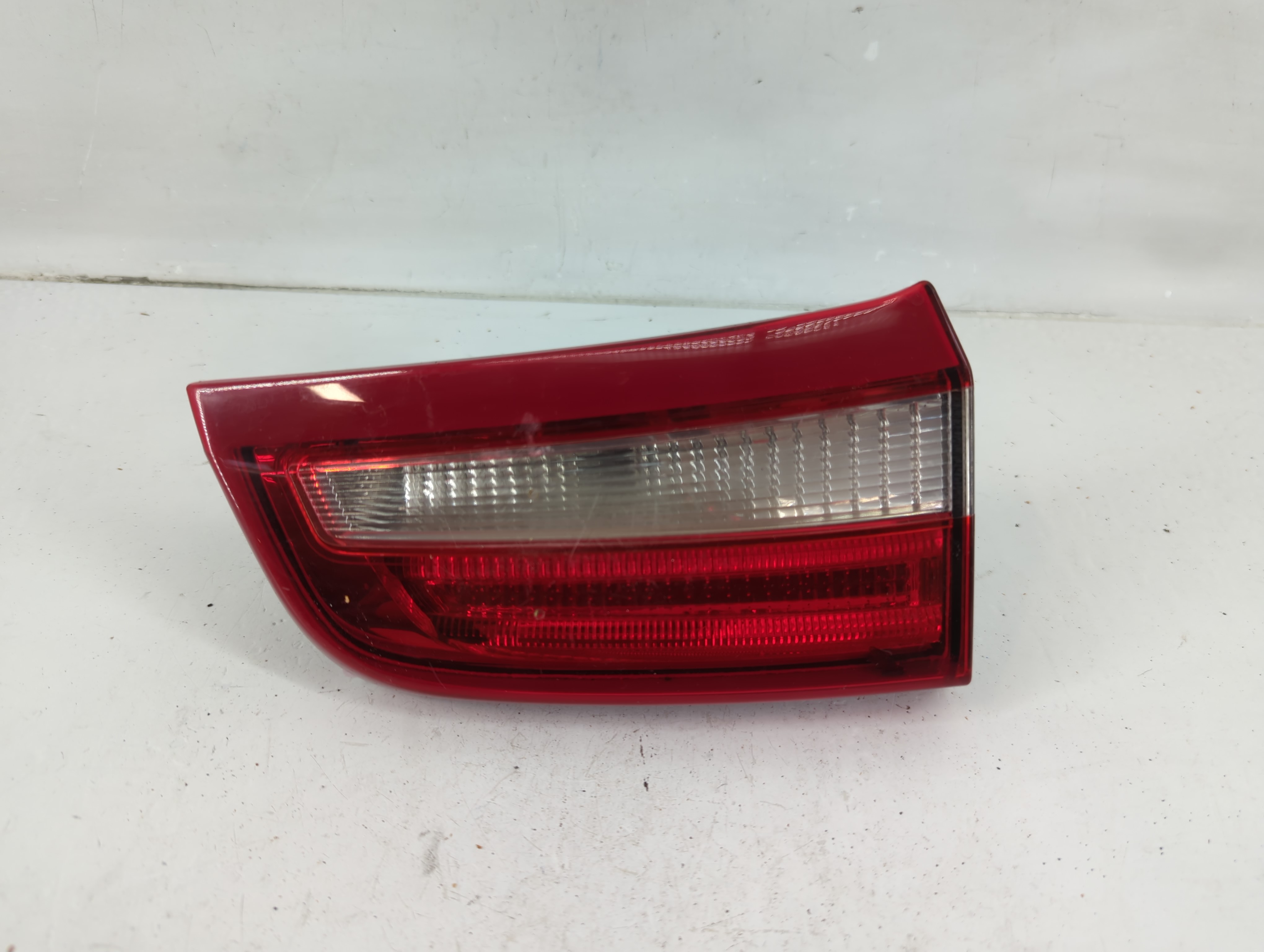 2013-2013 Volvo V60 Driver Left Side Tail Light Taillight Oem 1117618 - Oemusedautoparts1.com