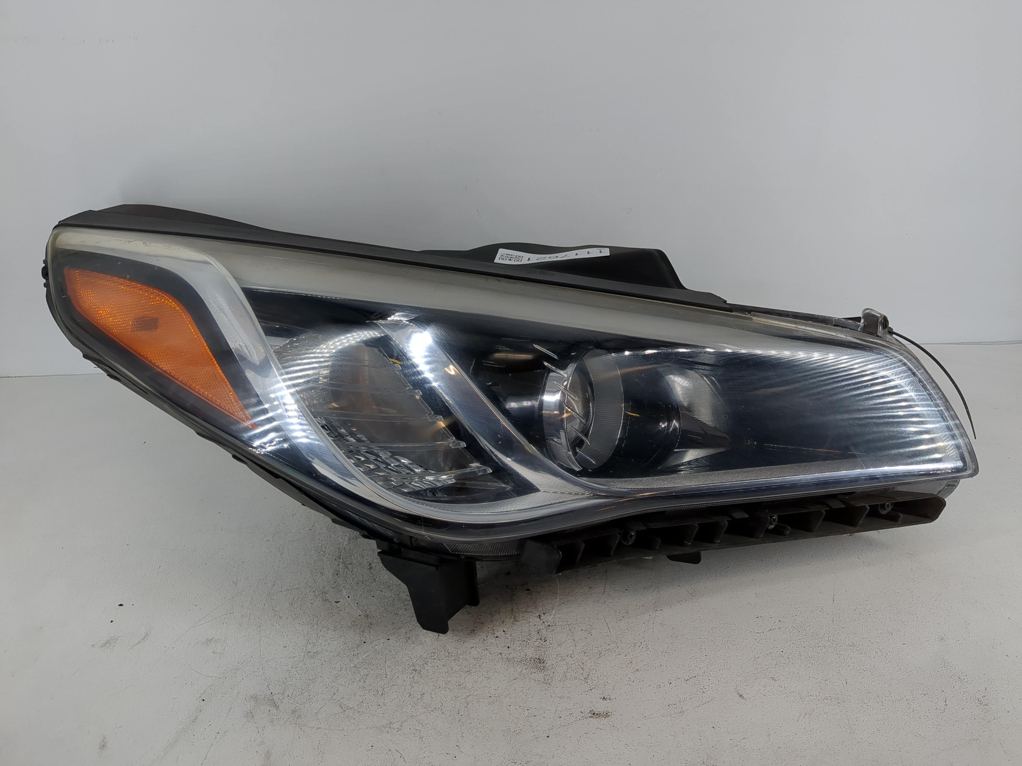 Picture of 2016-2017 Hyundai Sonata Passenger Right Oem Head Light Headlight Lamp 1117621