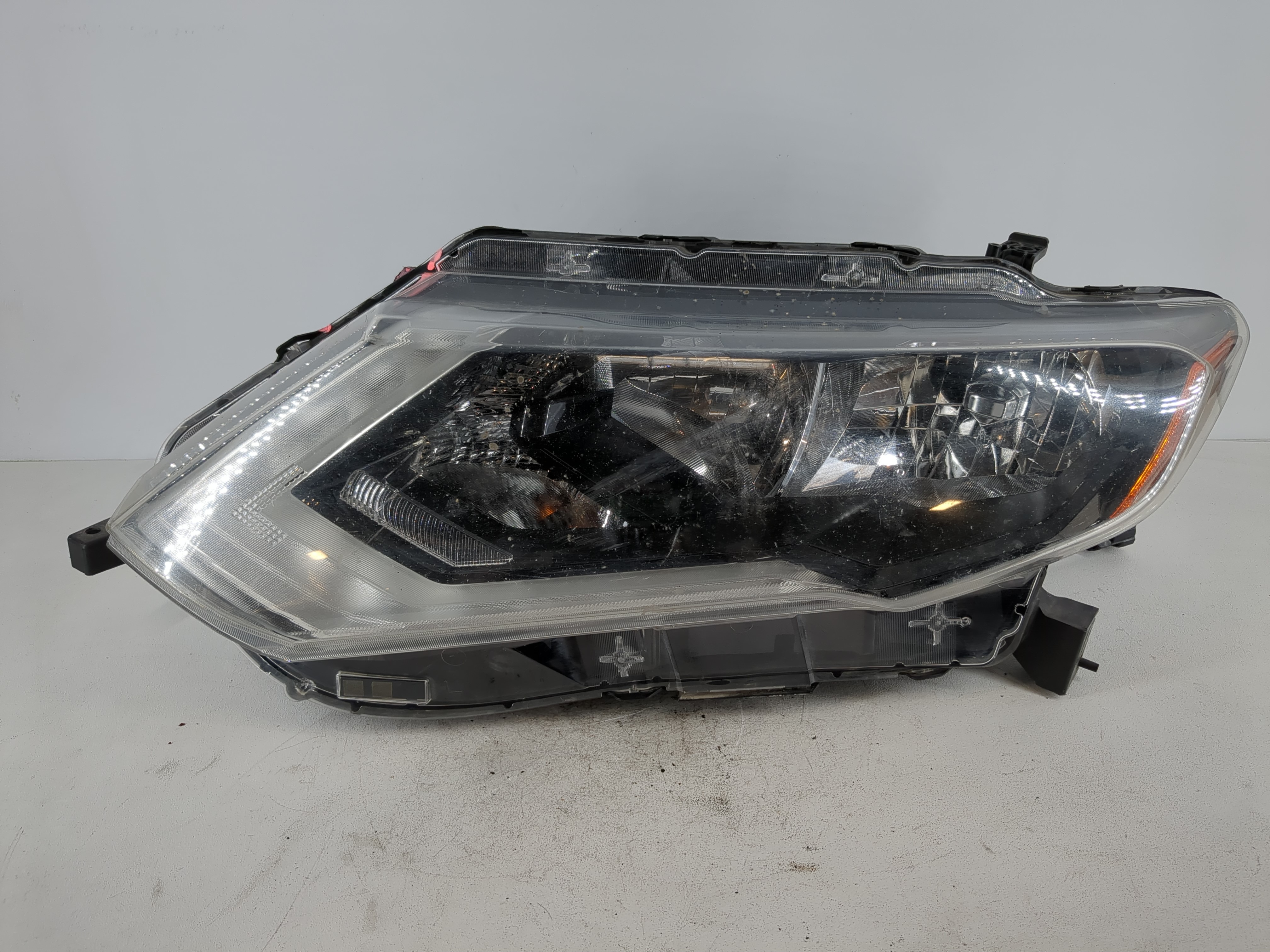 Picture of 2017-2020 Nissan Rogue Driver Left Oem Head Light Headlight Lamp 1117623