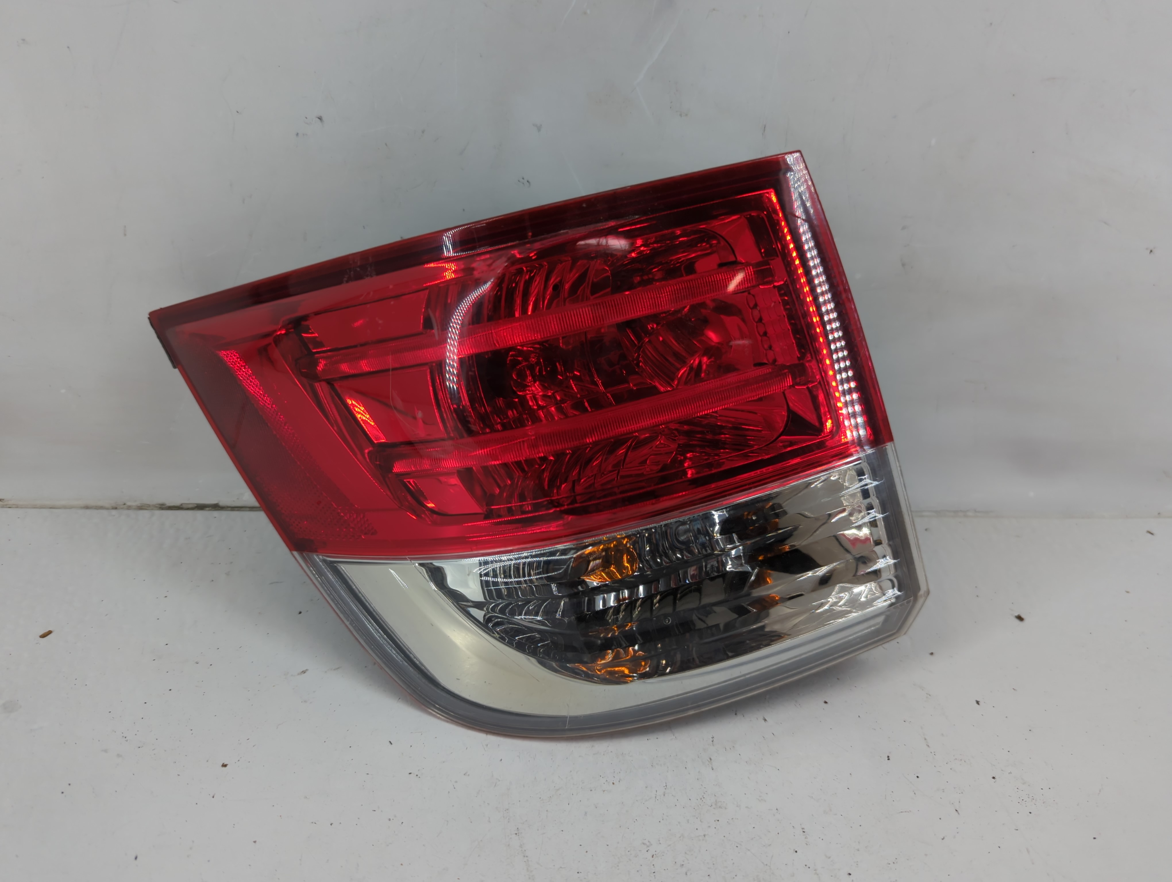 Picture of 2014-2017 Honda Odyssey Driver Left Side Tail Light Taillight Oem 1117627
