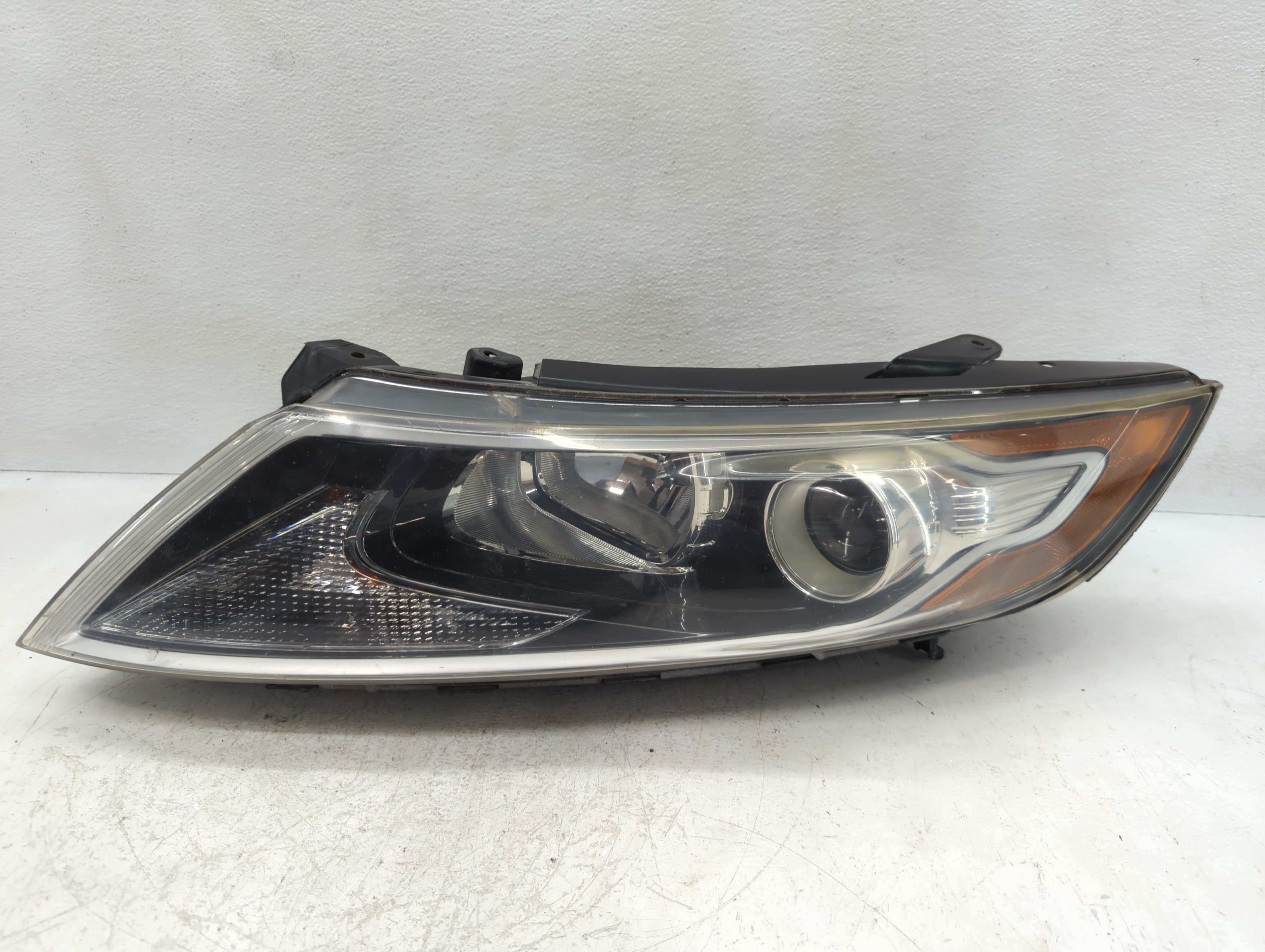 2011-2013 Kia Optima Driver Left Oem Head Light Headlight Lamp 1117642 - Oemusedautoparts1.com