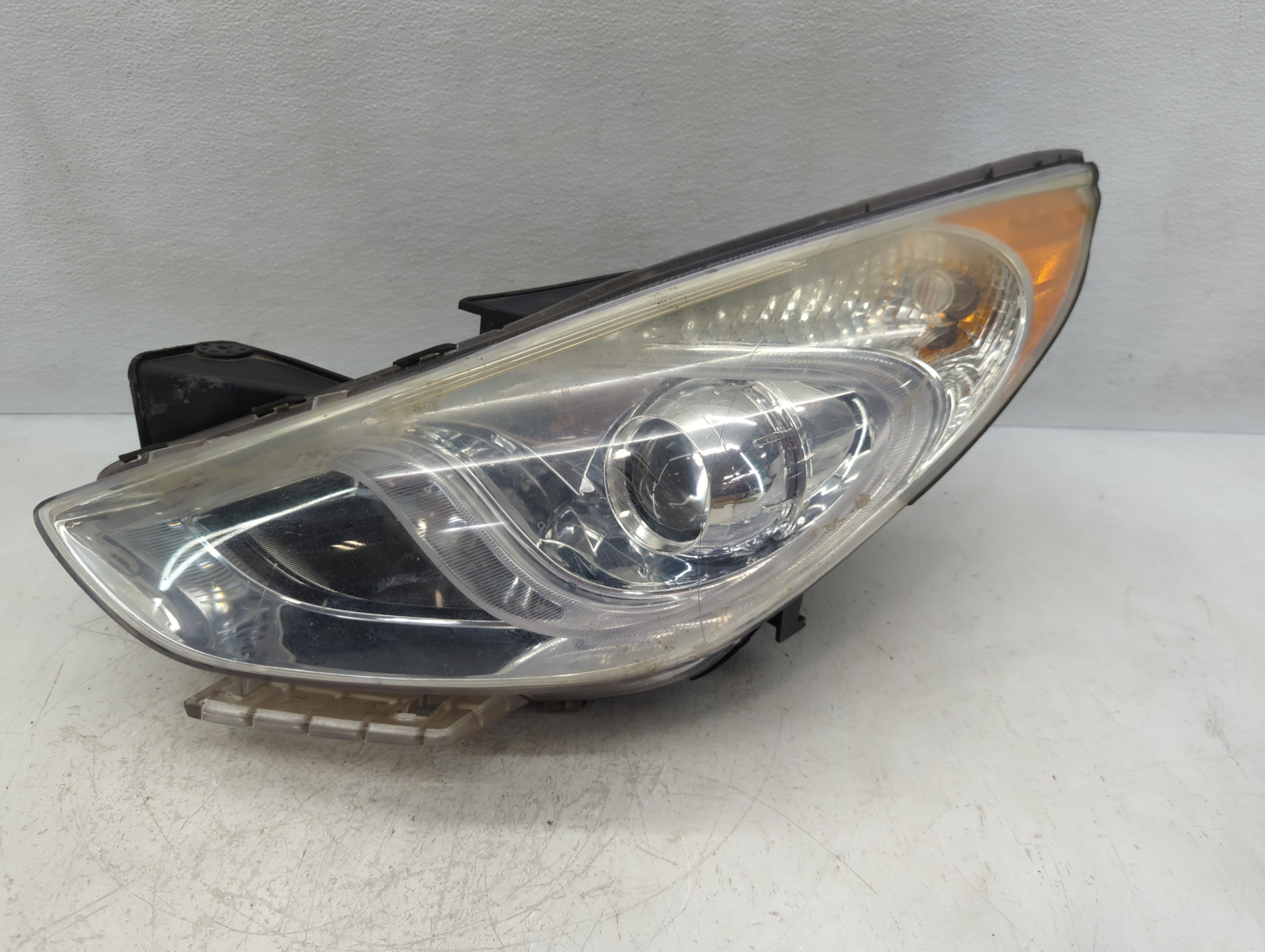 Picture of 2011-2015 Hyundai Sonata Driver Left Oem Head Light Headlight Lamp 1117643