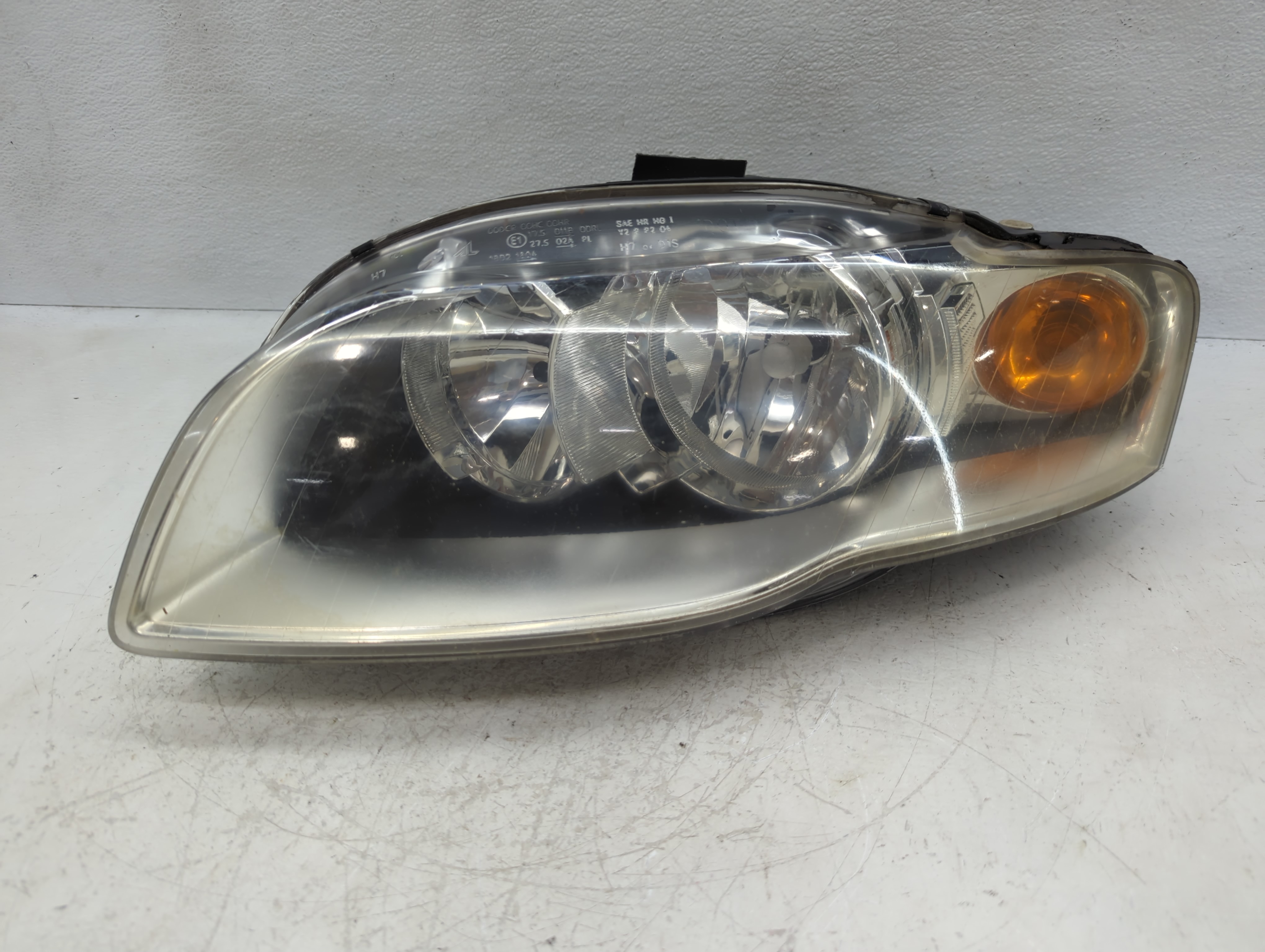 Picture of 2003-2006 Audi A4 Driver Left Oem Head Light Headlight Lamp 1117690