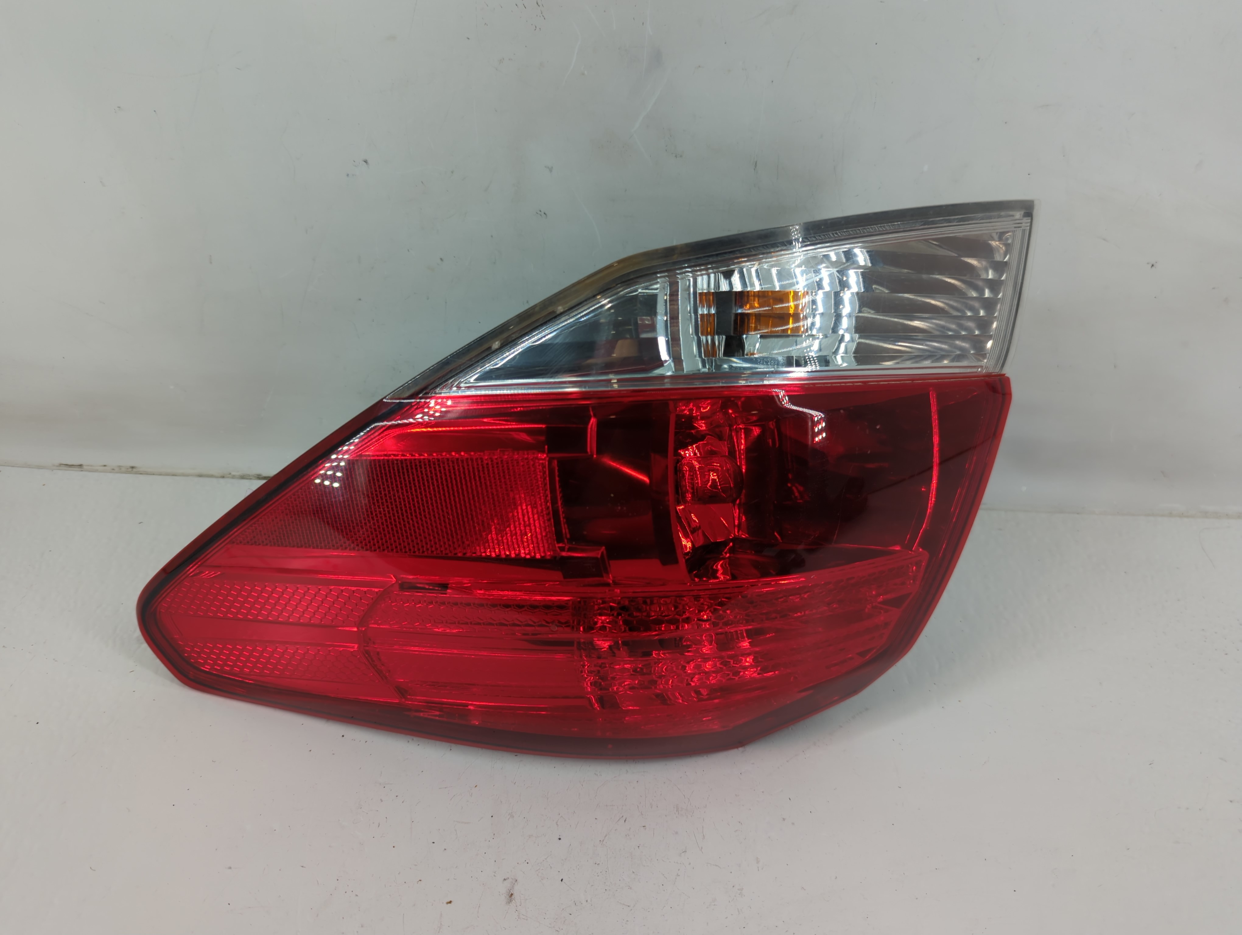2010-2013 Subaru Legacy Passenger Right Side Tail Light Taillight Oem 1117733 - Oemusedautoparts1.com