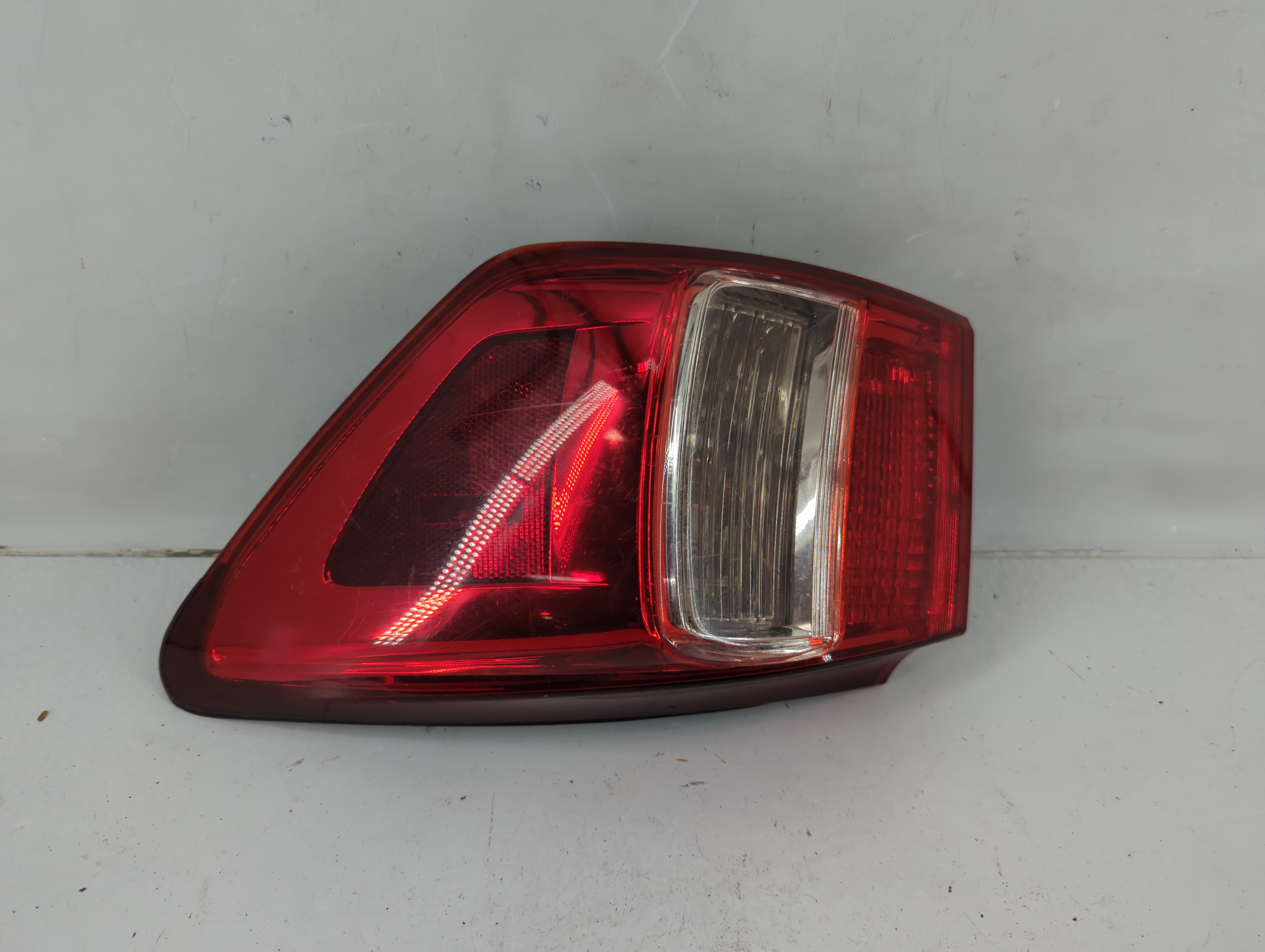 Picture of 2011-2013 Lexus Is250 Passenger Right Side Tail Light Taillight Oem 1117734