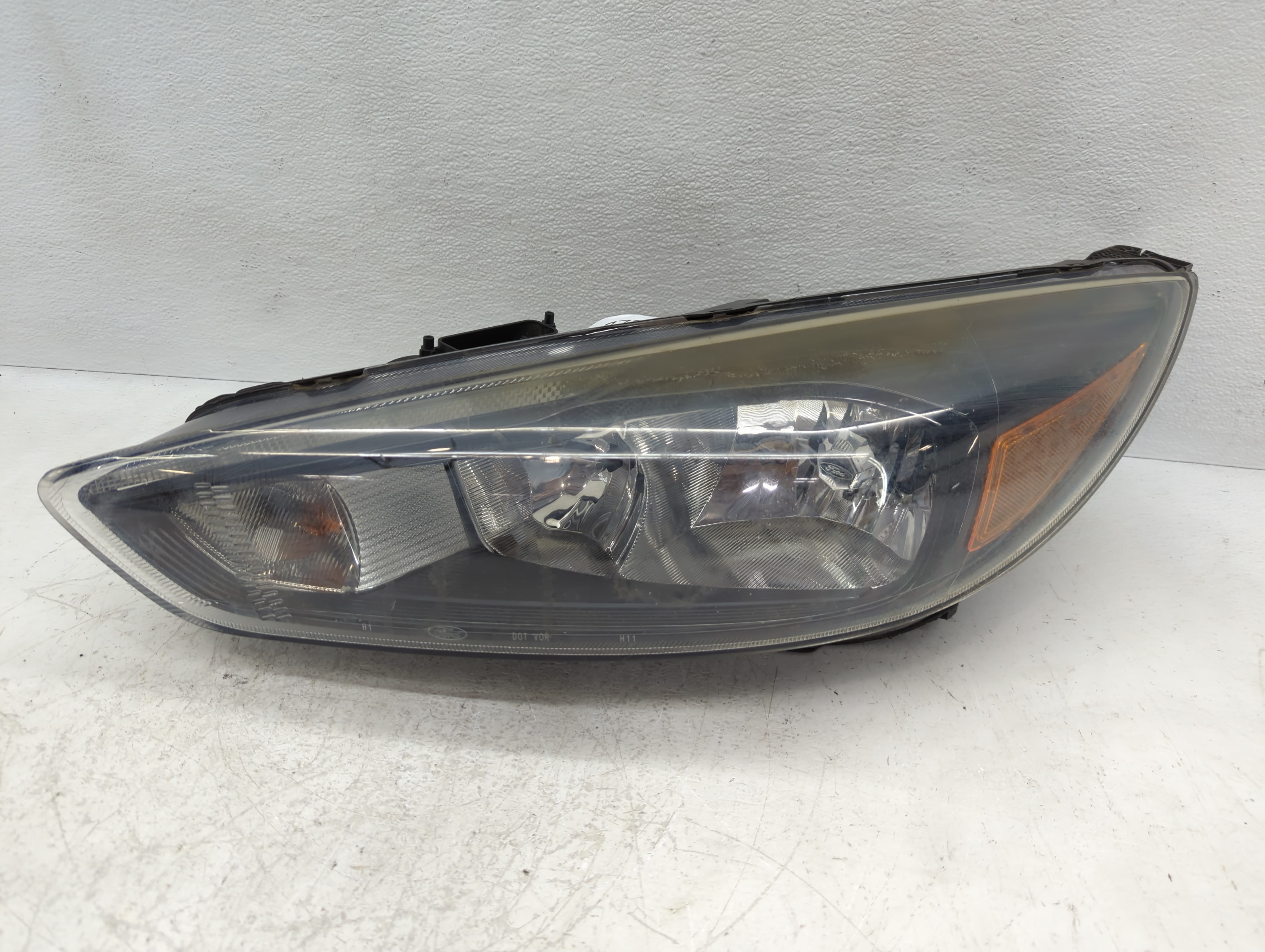 2015-2018 Ford Focus Driver Left Oem Head Light Headlight Lamp 1117737 - Oemusedautoparts1.com