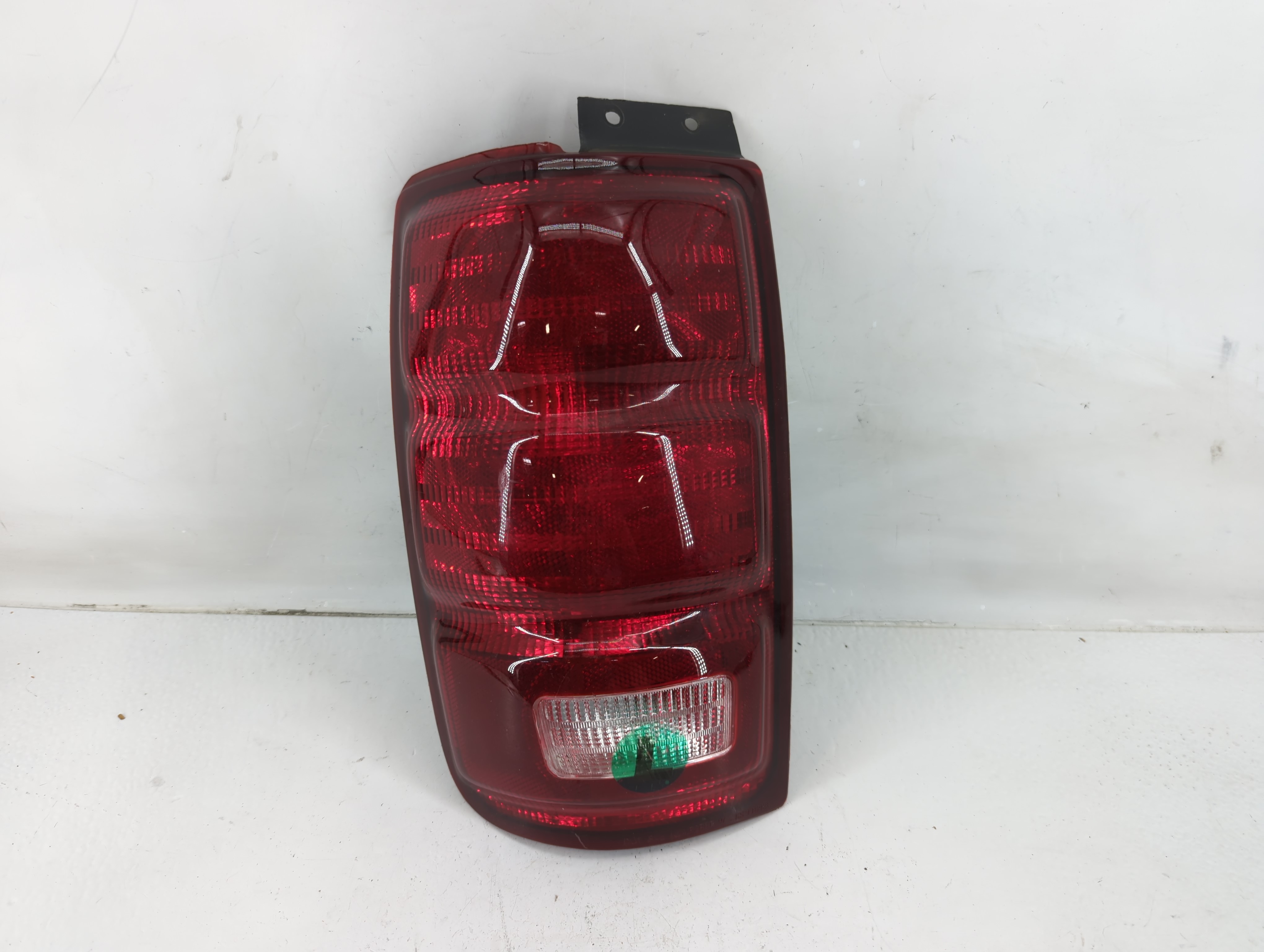 1997-2002 Ford Expedition Driver Left Side Tail Light Taillight Oem 1117776 - Oemusedautoparts1.com