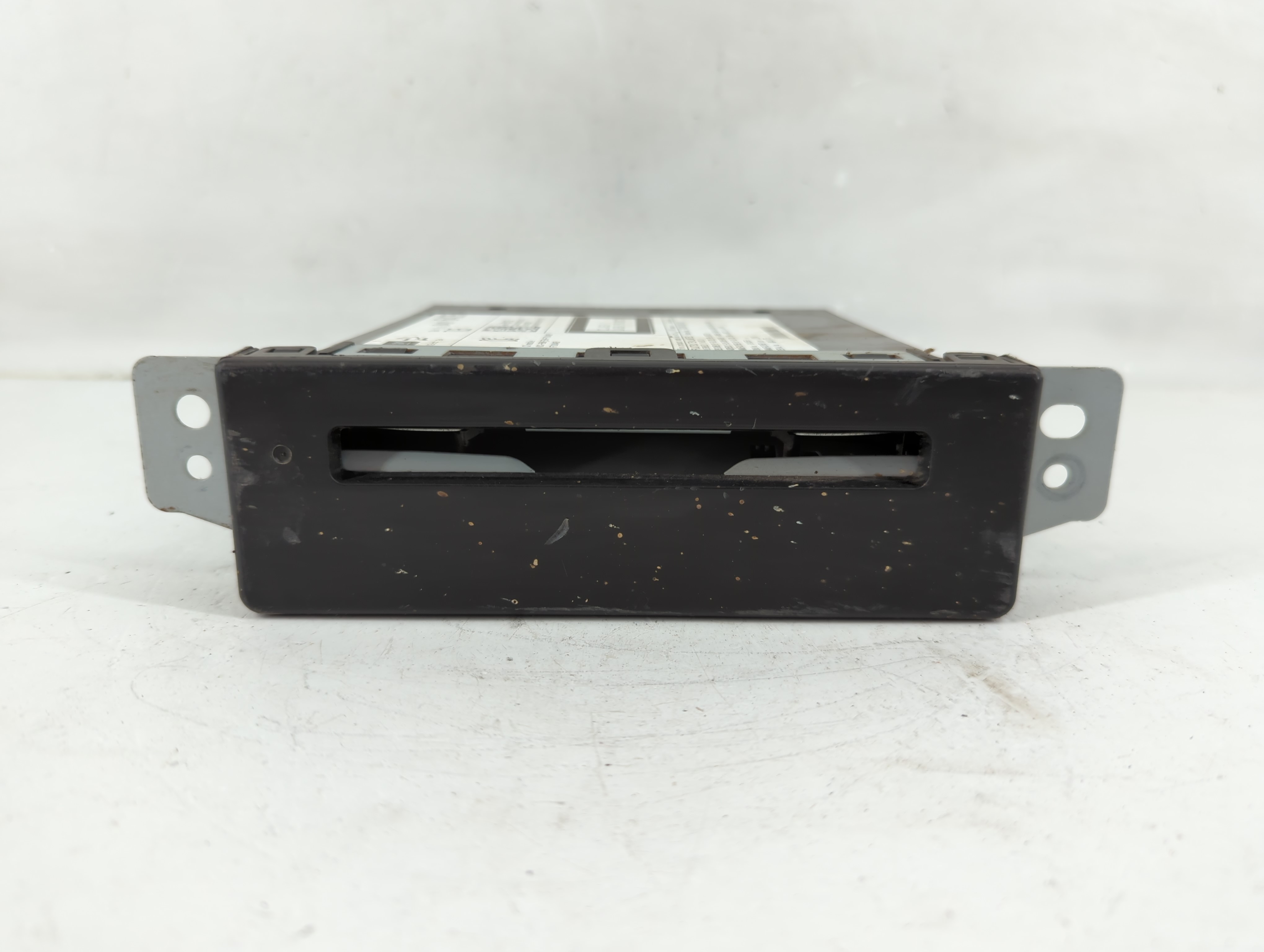 2015-2019 Chevrolet Silverado 1500 Am Fm Cd Player Radio Receiver 1117796 - Oemusedautoparts1.com