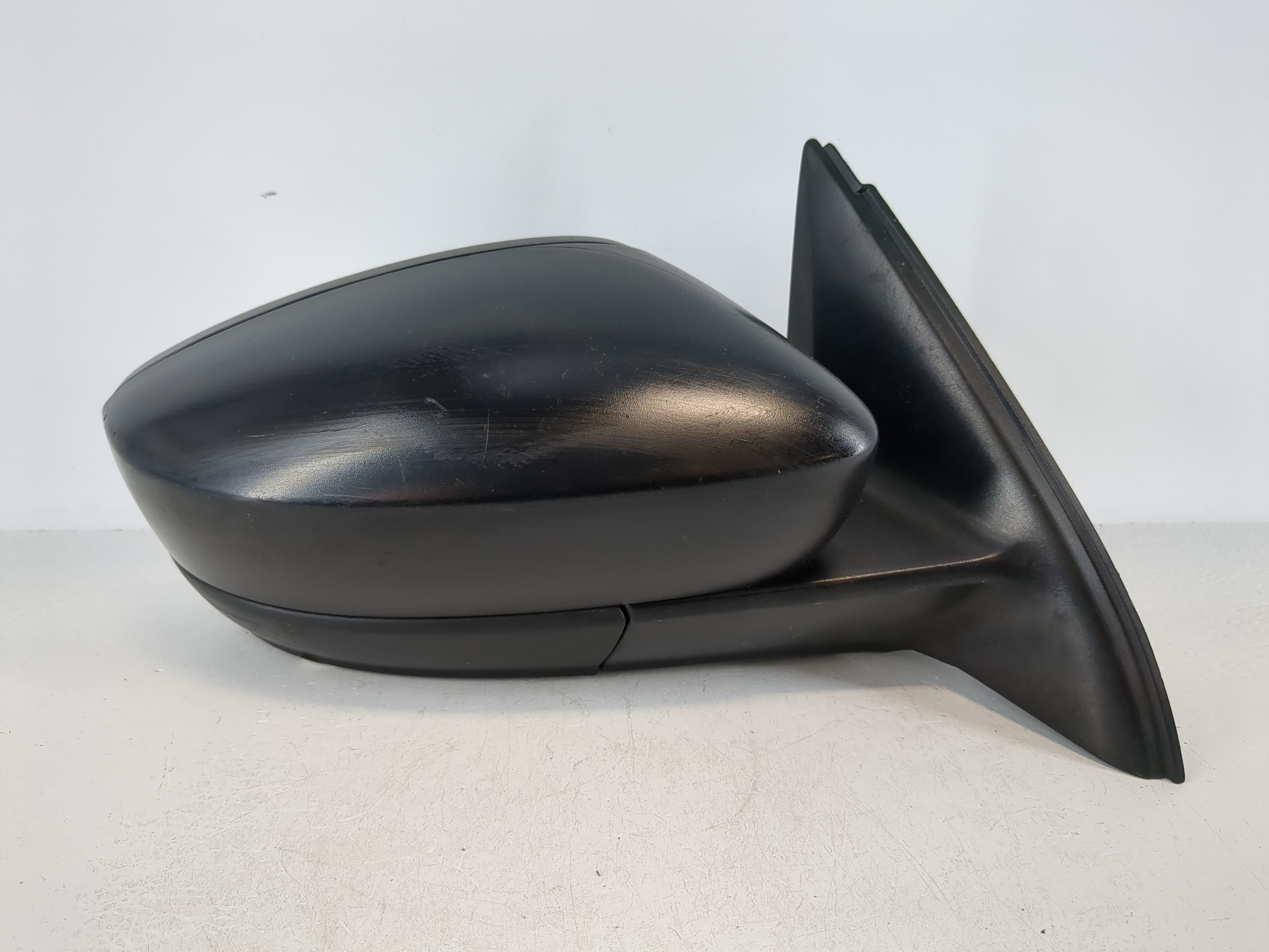 2017-2018 Volkswagen Jetta Passenger Right Side View Power Door Mirror 1117806 - Oemusedautoparts1.com