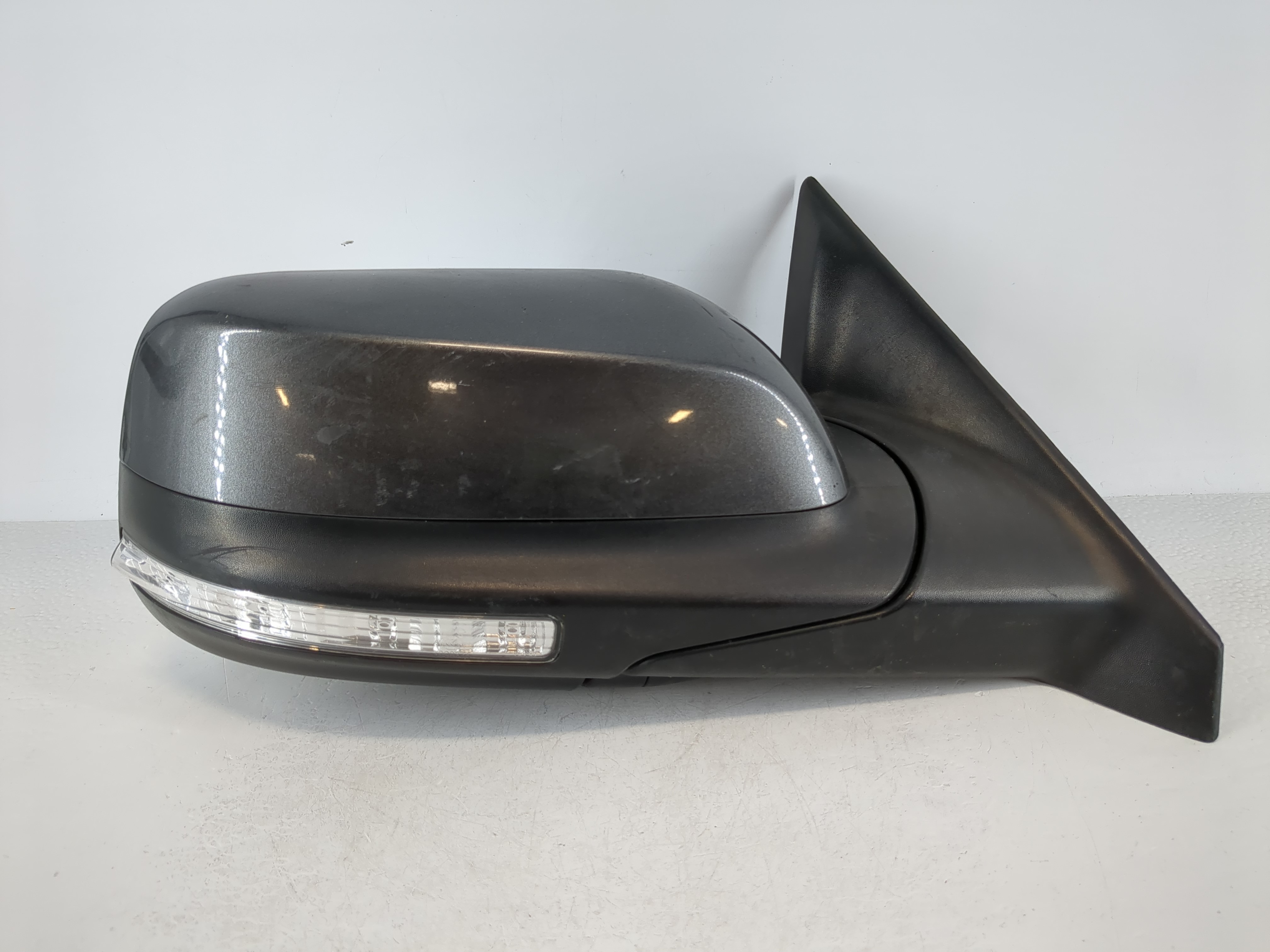 2019-2019 Ford Explorer Passenger Right Side View Power Door Mirror Grey 1117812 - Oemusedautoparts1.com