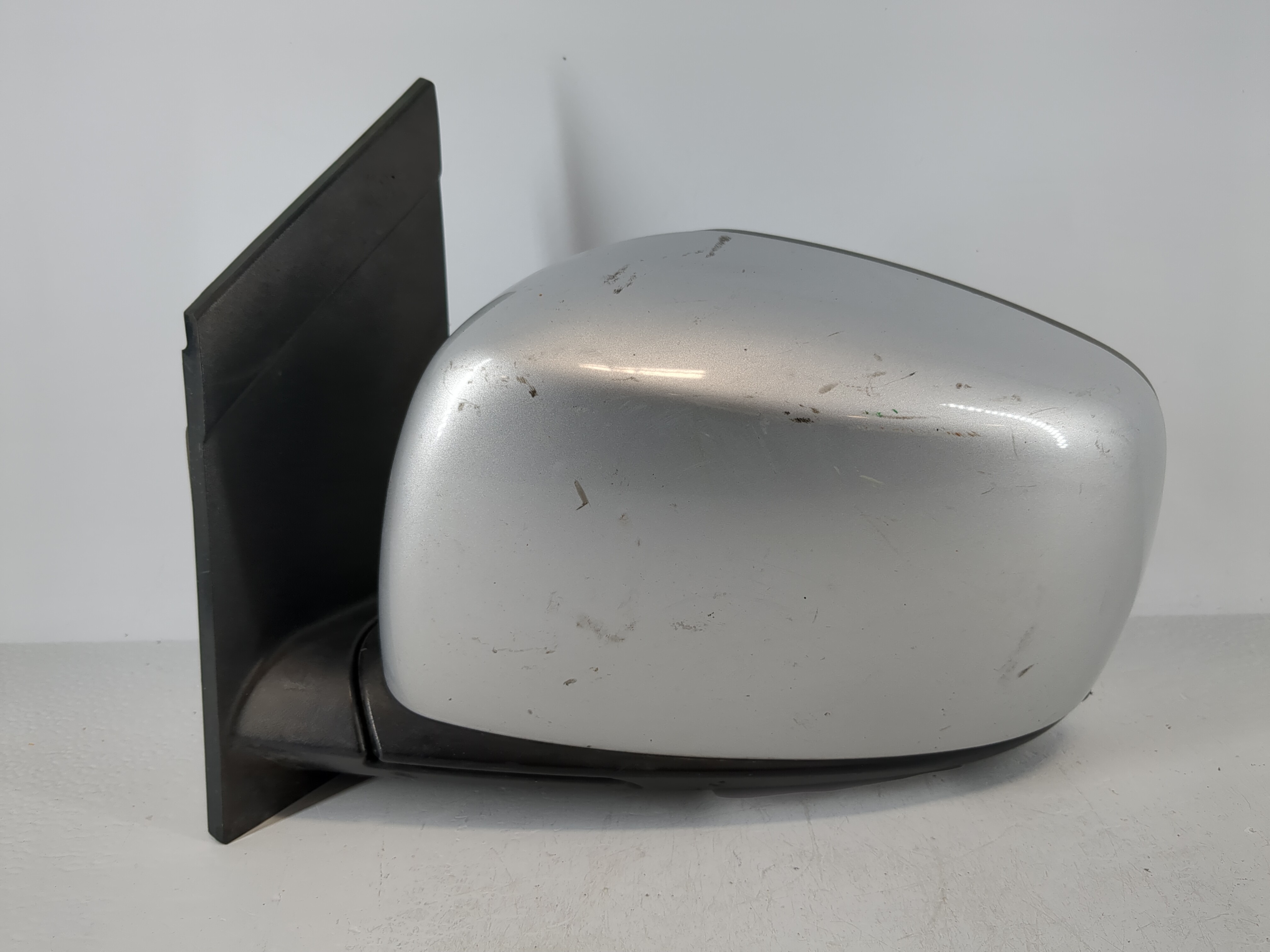 Picture of Dodge Caravan Driver Left Side View Power Door Mirror Silver 1117816