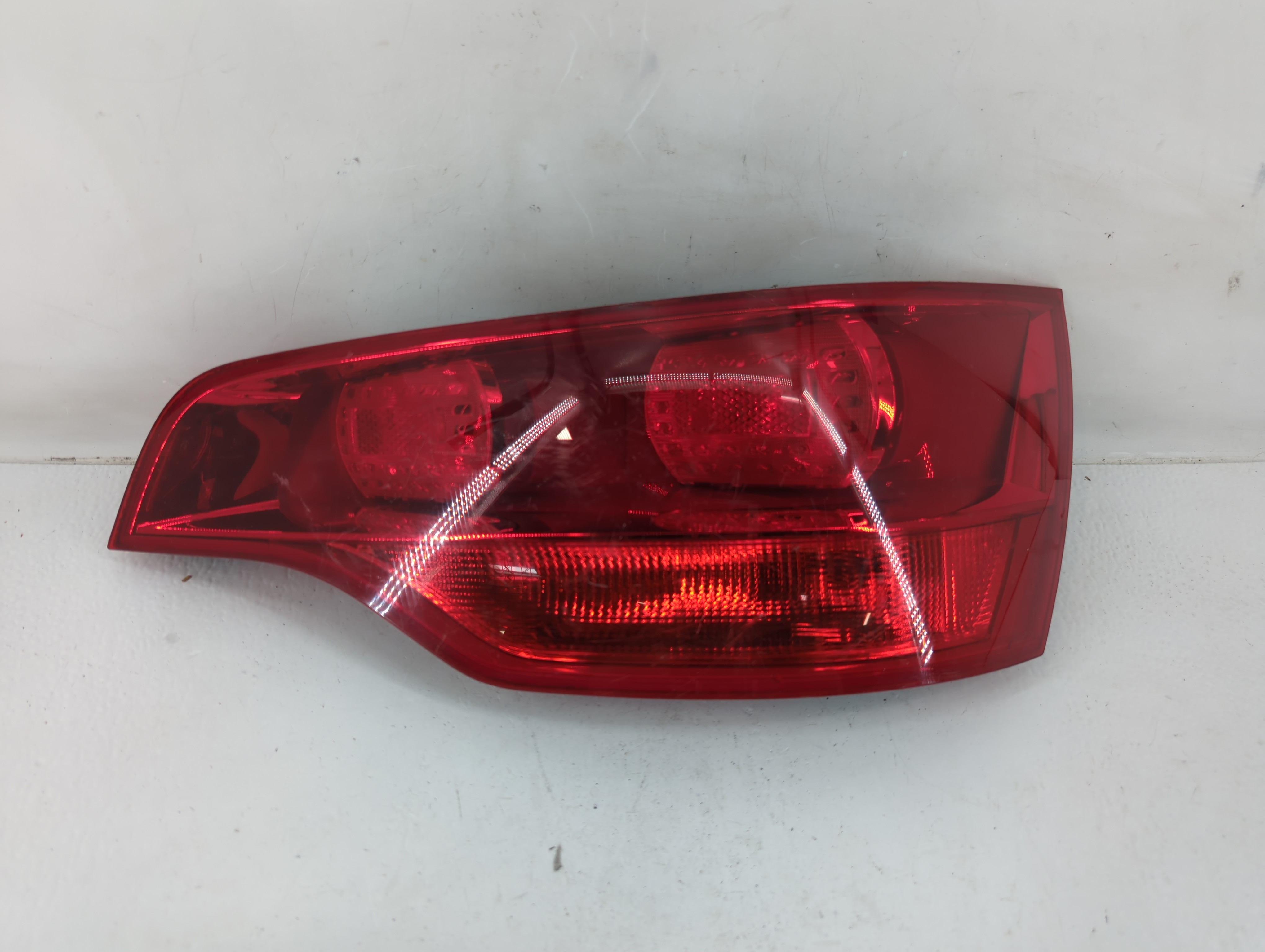 Picture of 2007-2009 Audi Q7 Passenger Right Side Tail Light Taillight Oem 1117835