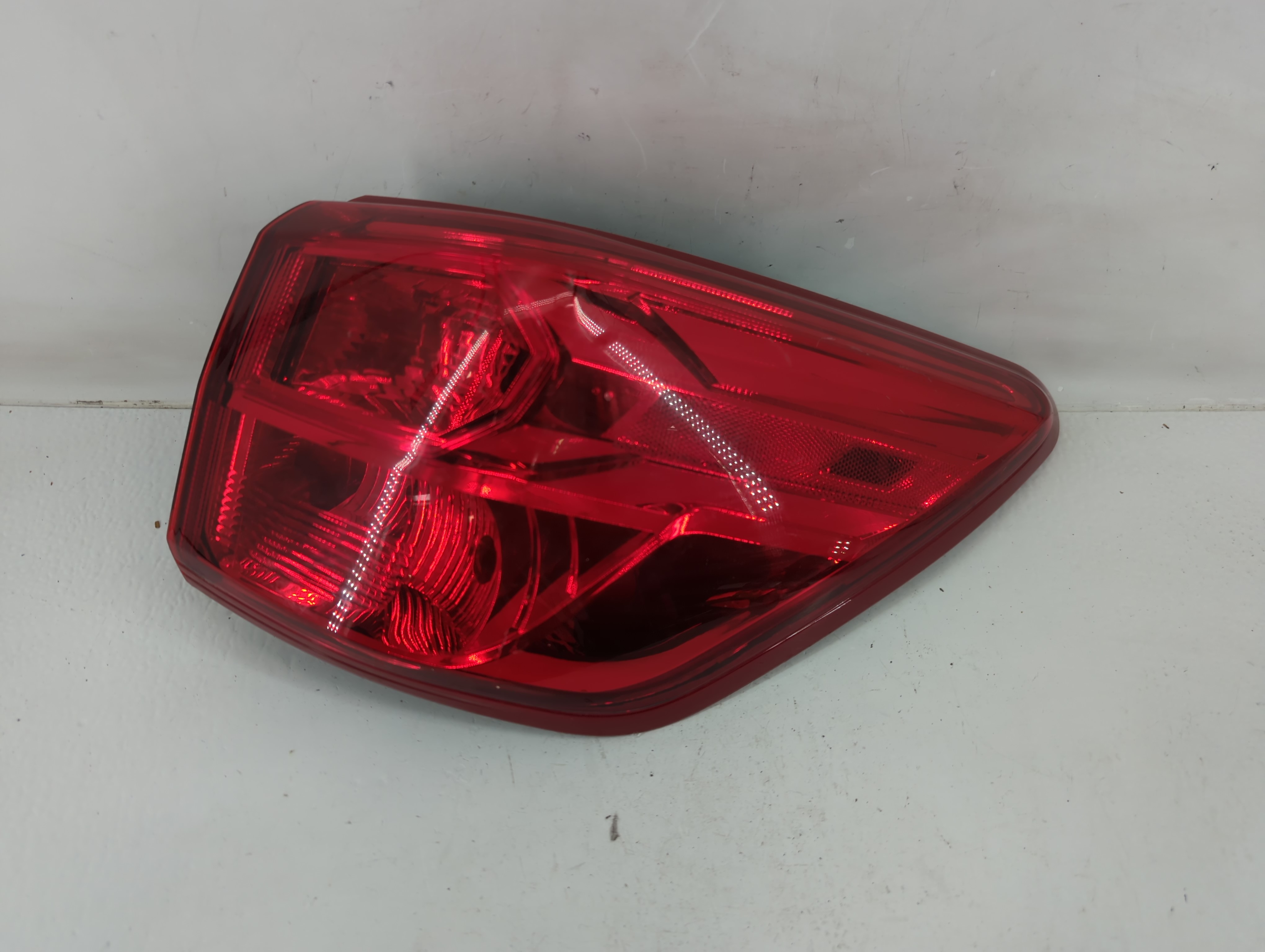 Picture of 2017 Nissan Pathfinder Passenger Right Side Tail Light Taillight Oem 1117836