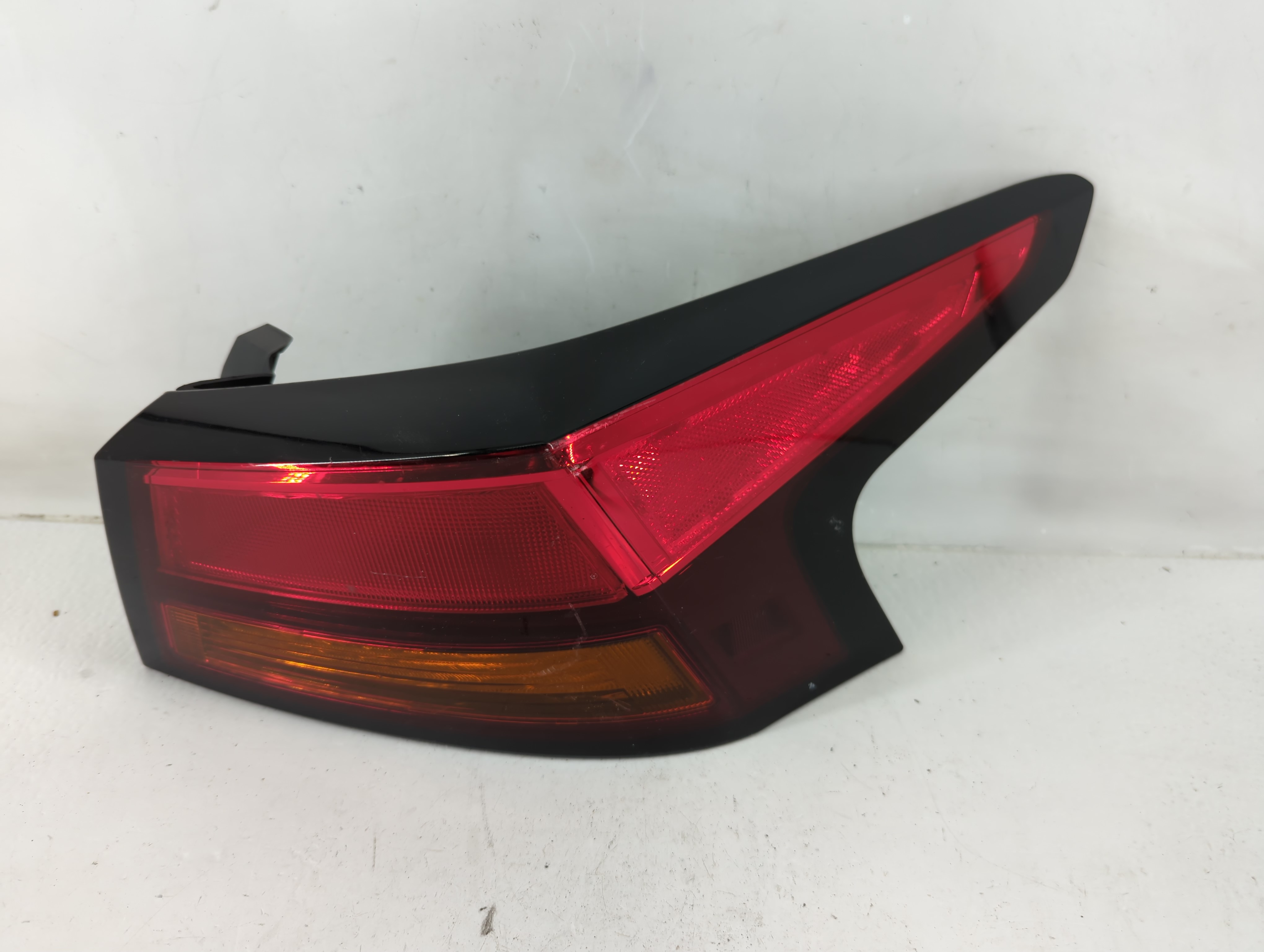 Picture of 2019-2022 Nissan Altima Passenger Right Side Tail Light Taillight Oem 1117852